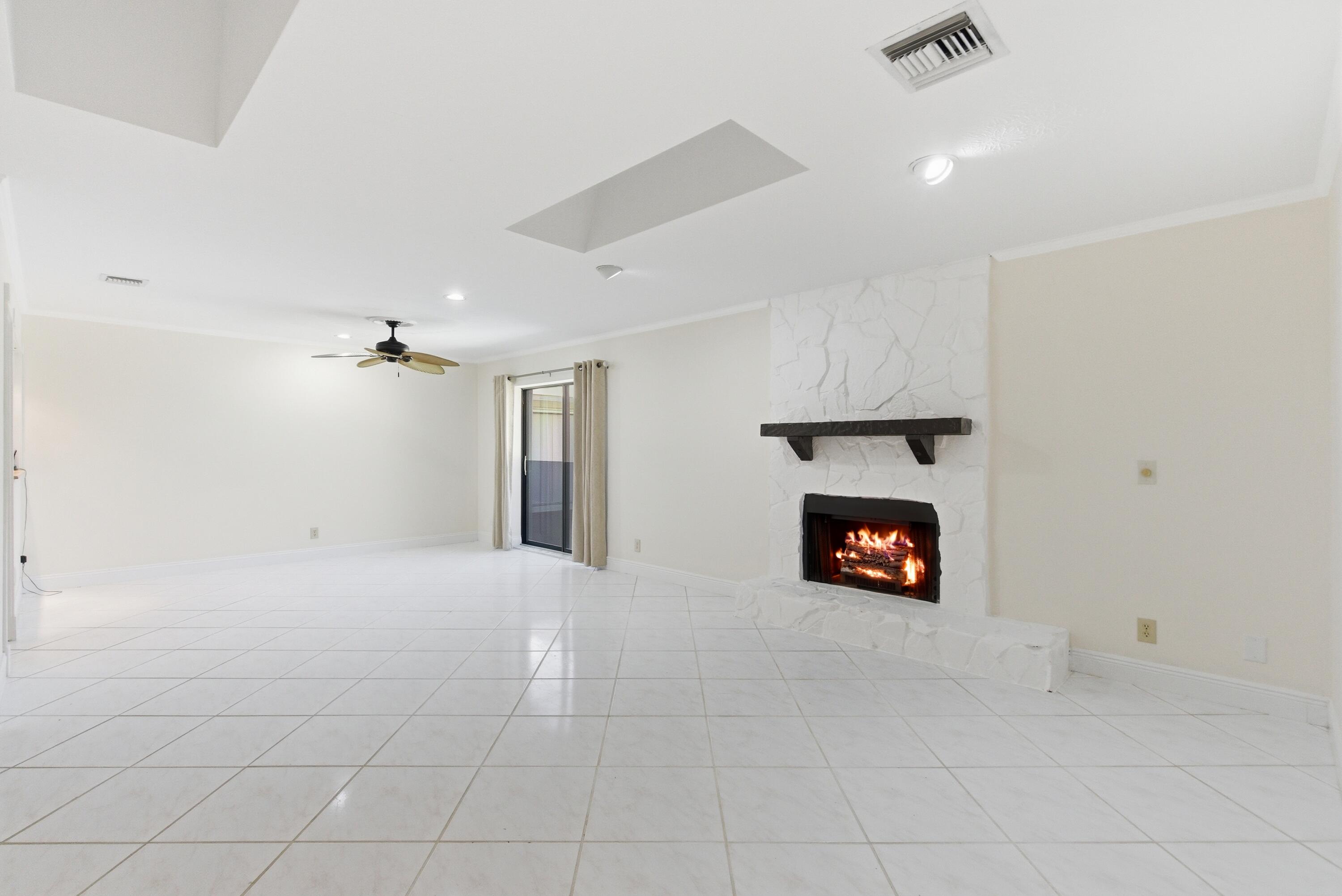 5151 Se Burning Tree Circle Property Photo 18