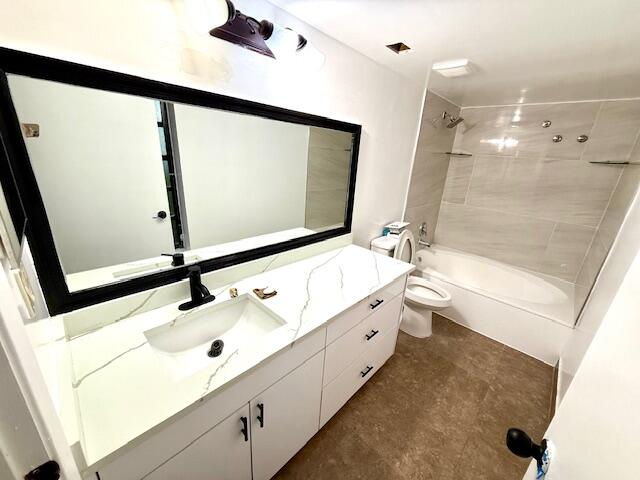 2202 S Cypress Bend Drive 101 Property Photo 2