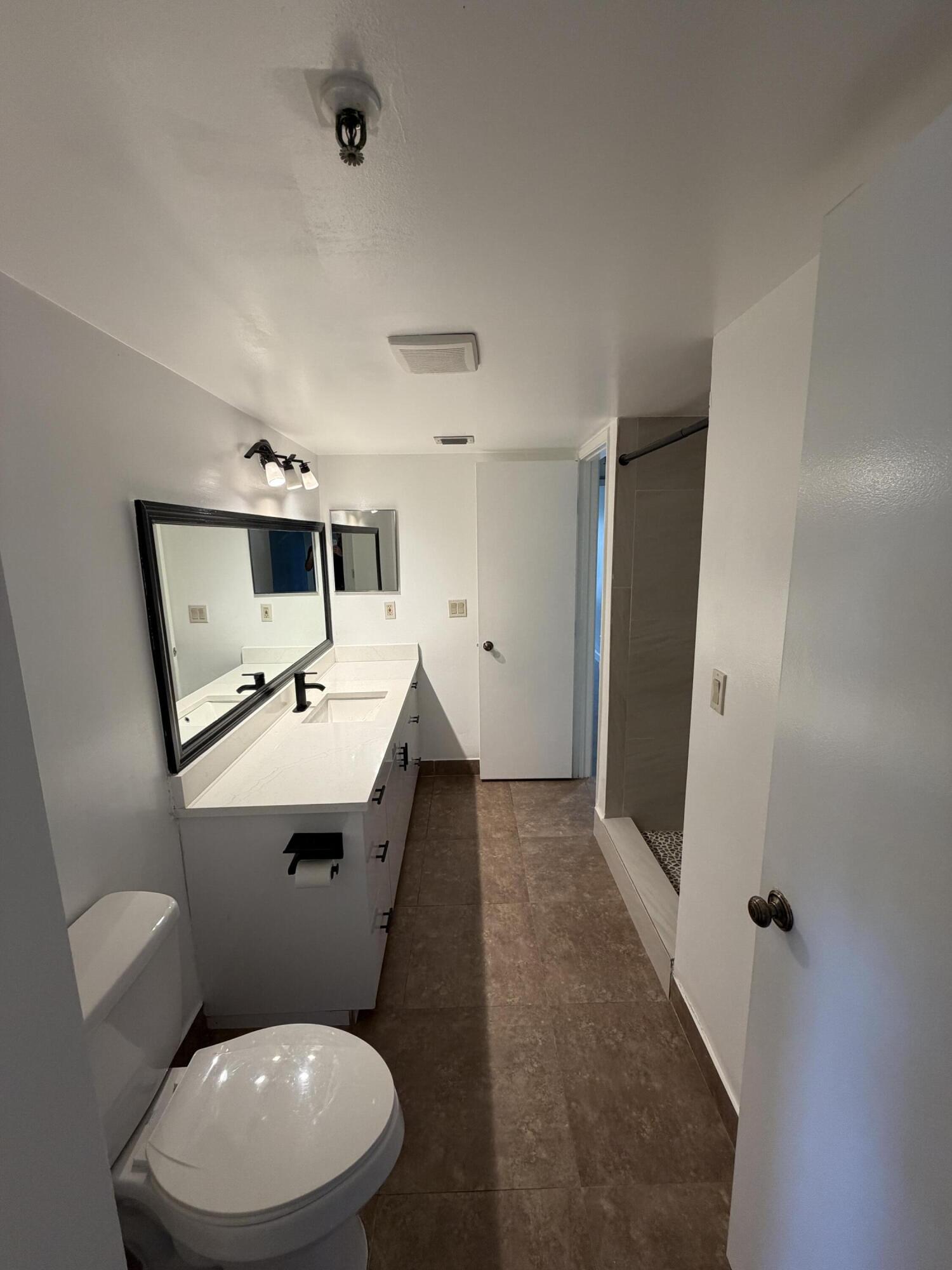 2202 S Cypress Bend Drive 101 Property Photo 15