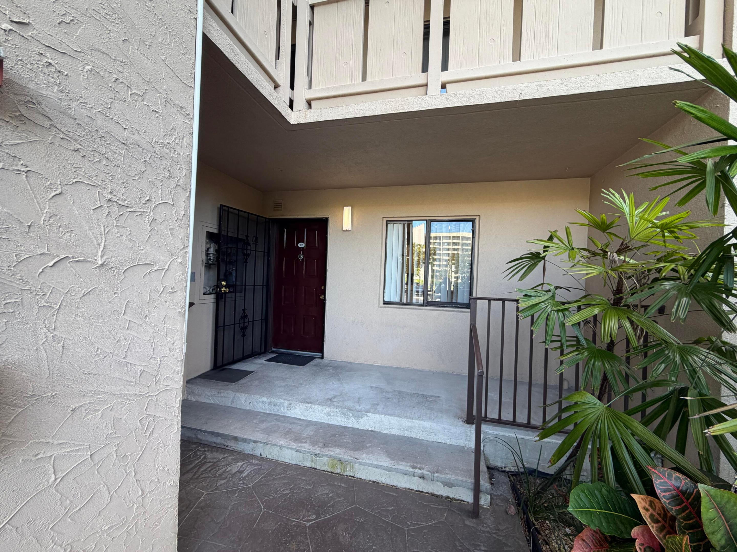 2202 S Cypress Bend Drive 101 Property Photo 24