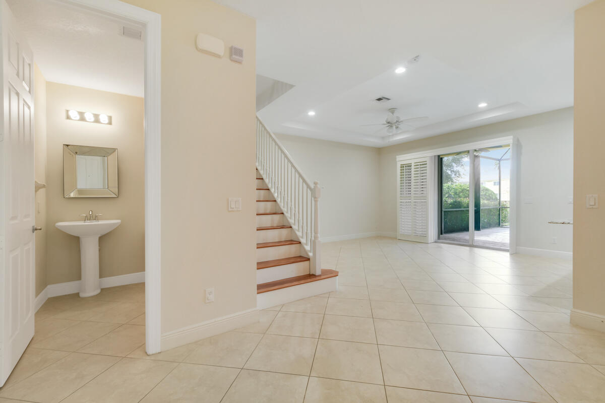 4644 Cadiz Circle Property Photo 5