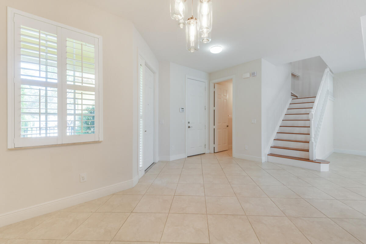 4644 Cadiz Circle Property Photo 6