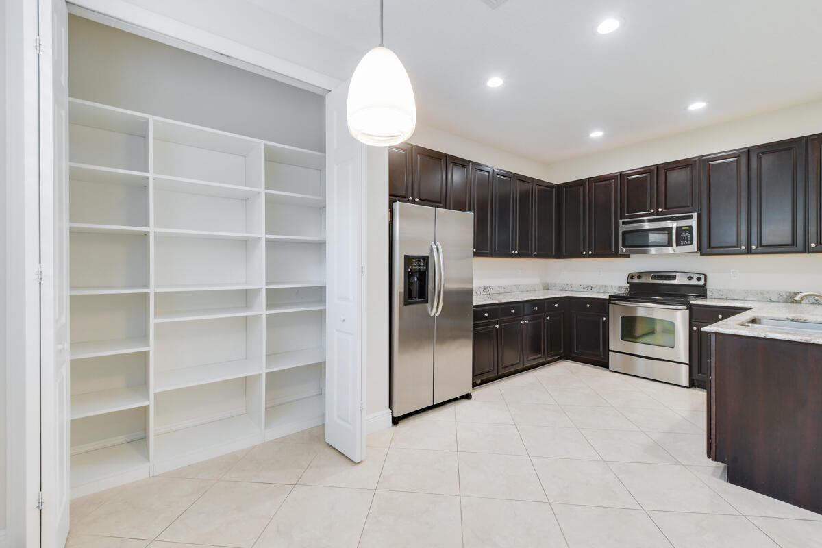 4644 Cadiz Circle Property Photo 12