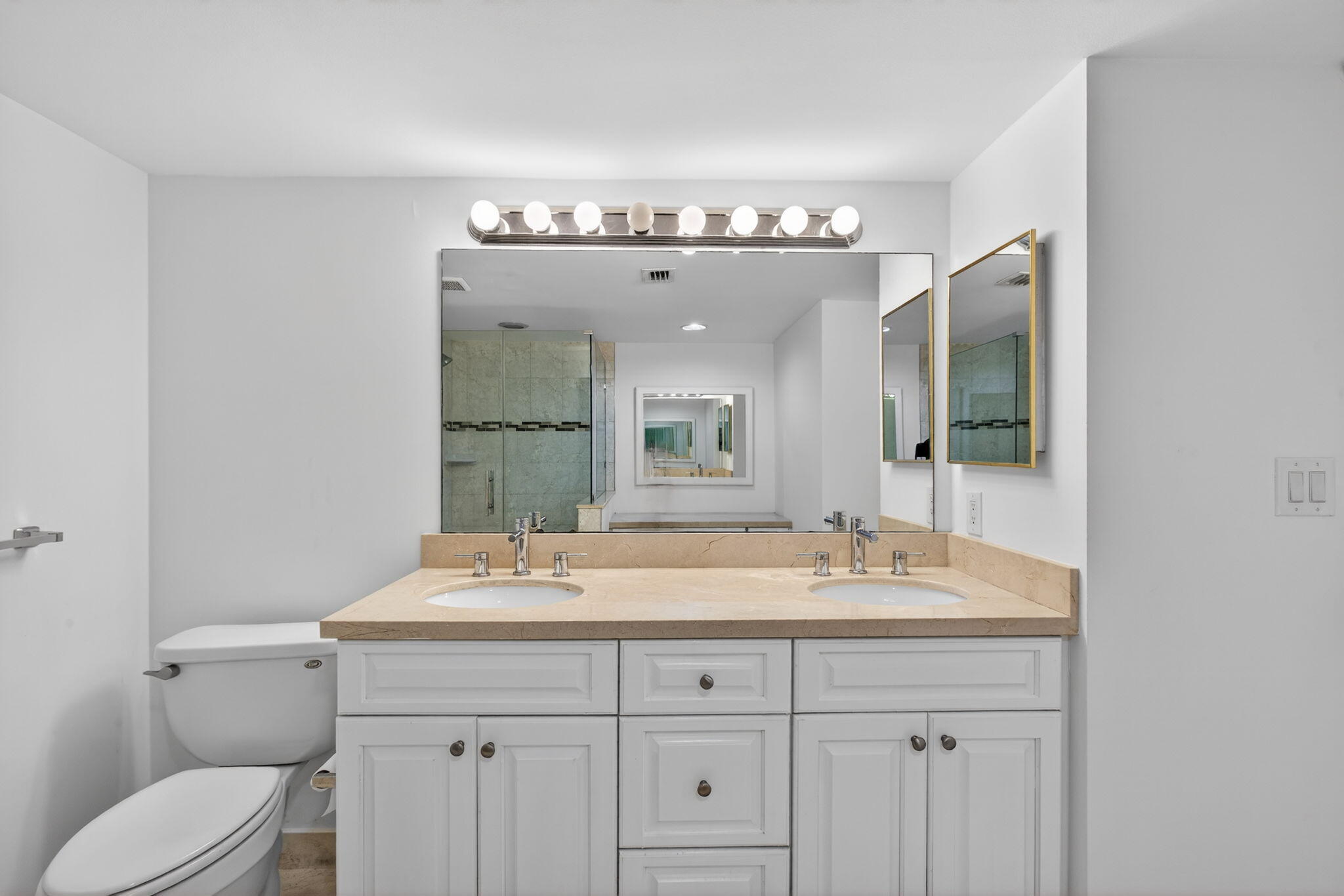 4200 N Ocean Drive 2-1606 Property Photo 20