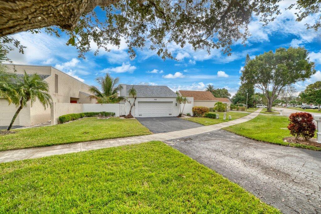 905 Nw 22nd Avenue Property Photo 8