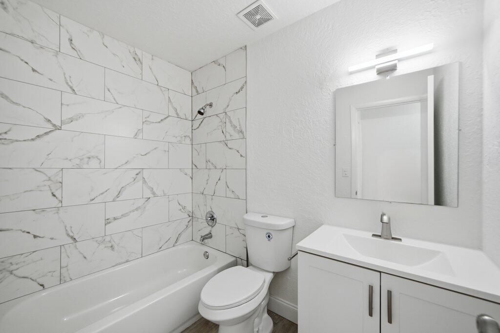 905 Nw 22nd Avenue Property Photo 17
