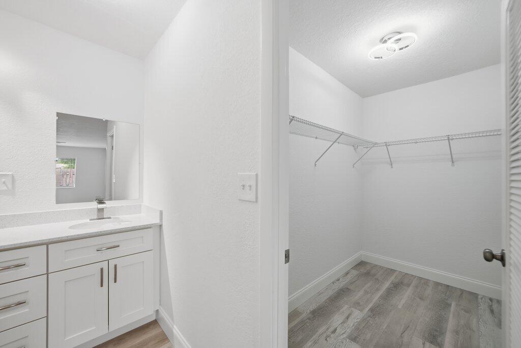 905 Nw 22nd Avenue Property Photo 32