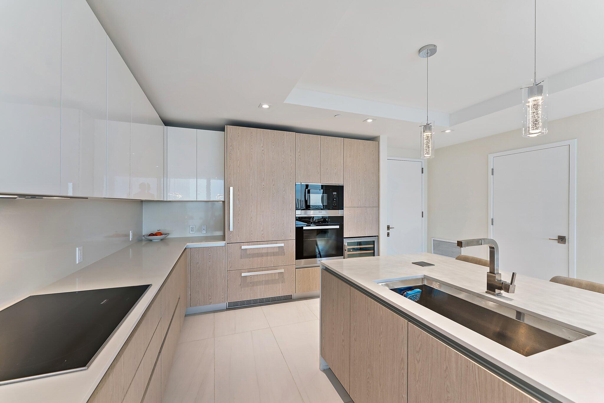 3100 N Ocean Drive 1501 Property Photo 5