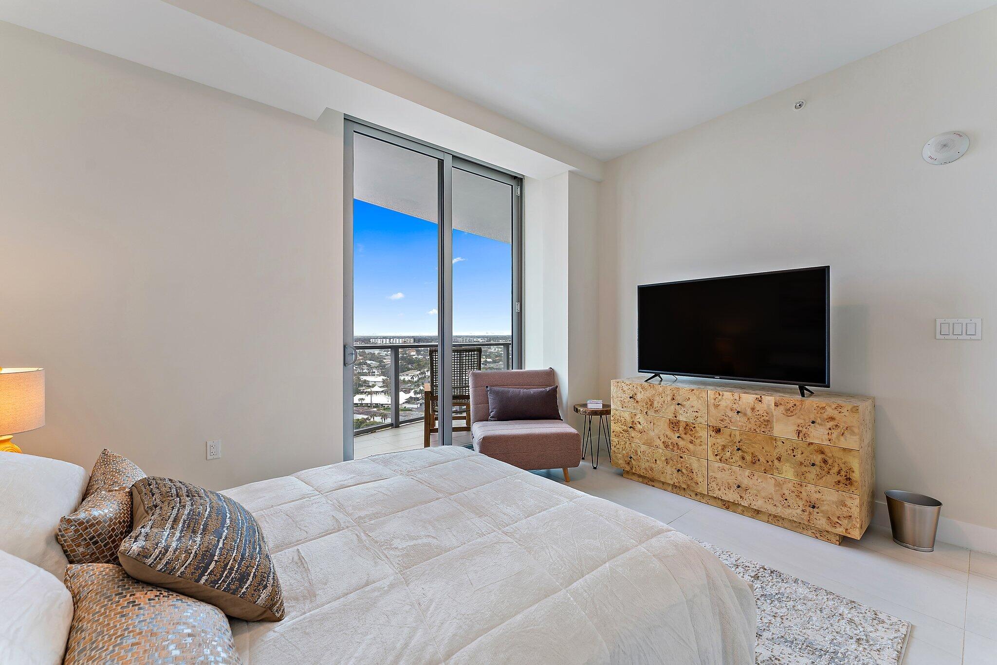 3100 N Ocean Drive 1501 Property Photo 15