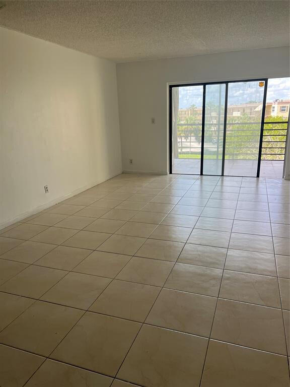 9273 Sw 8th Street 419 Property Photo 8