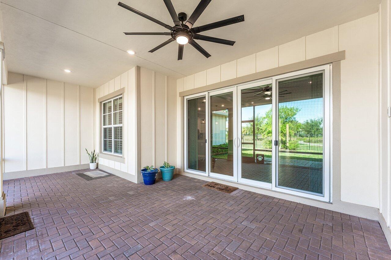 940 Hookline Circle Property Photo 42