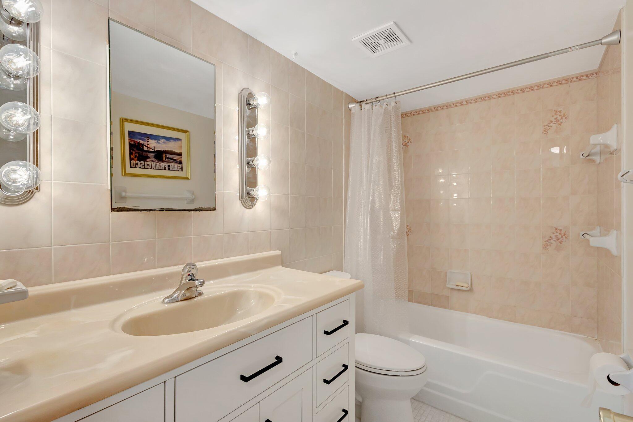 105 Paradise Harbour Boulevard 307 Property Photo 15