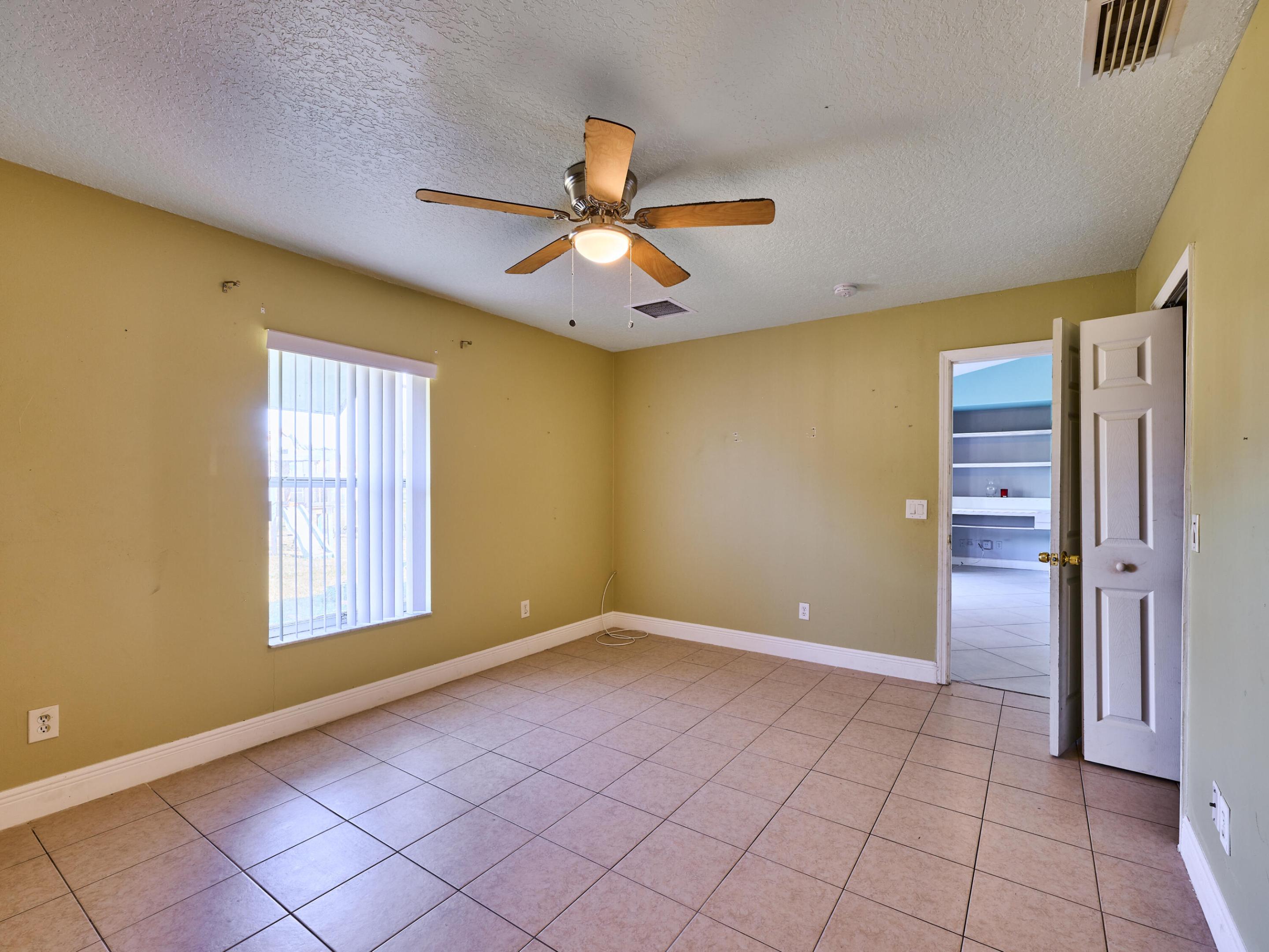 1407 Se Grapeland Avenue Property Photo 10