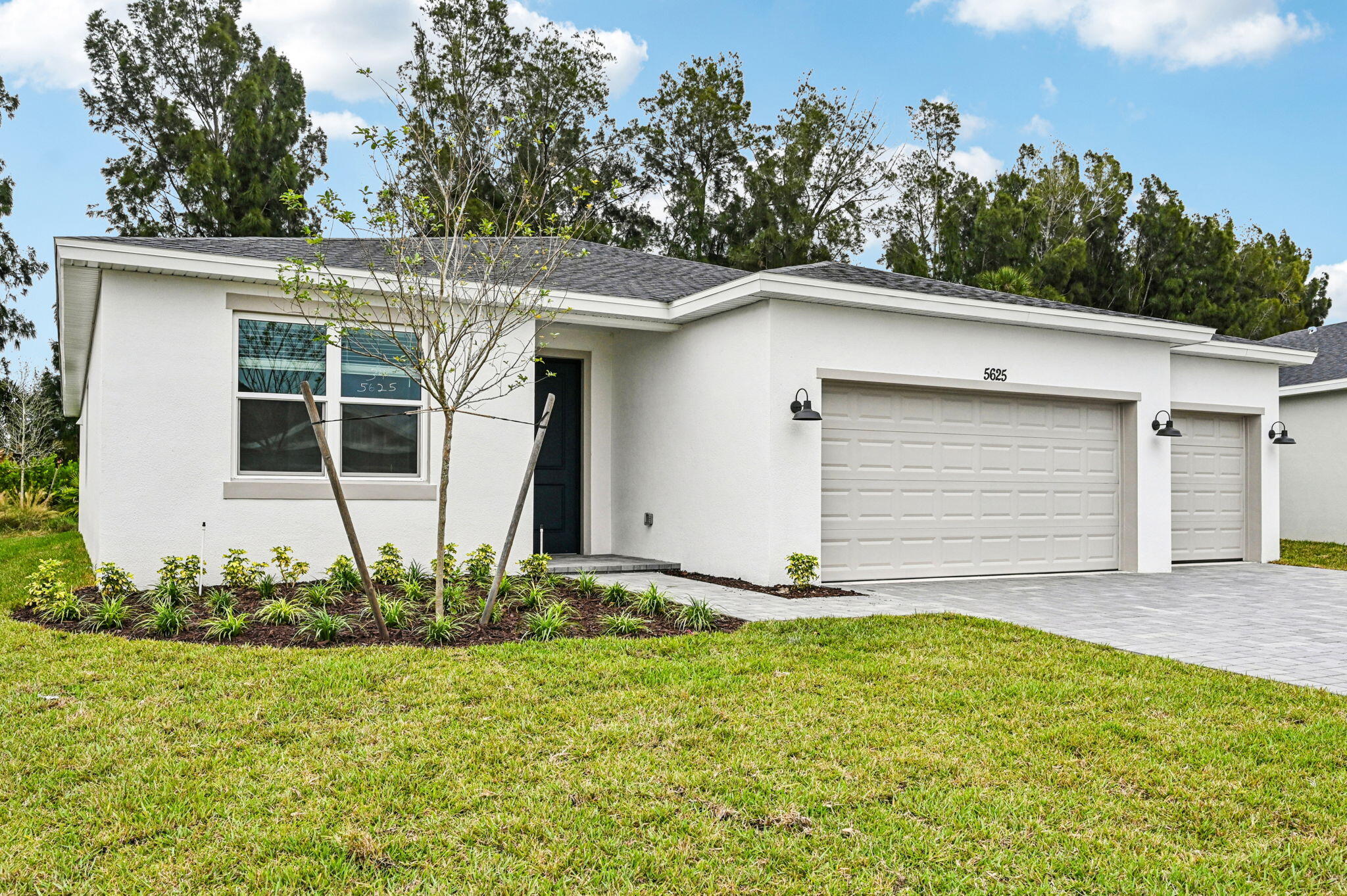 5625 Hampton Park Circle Property Photo 3