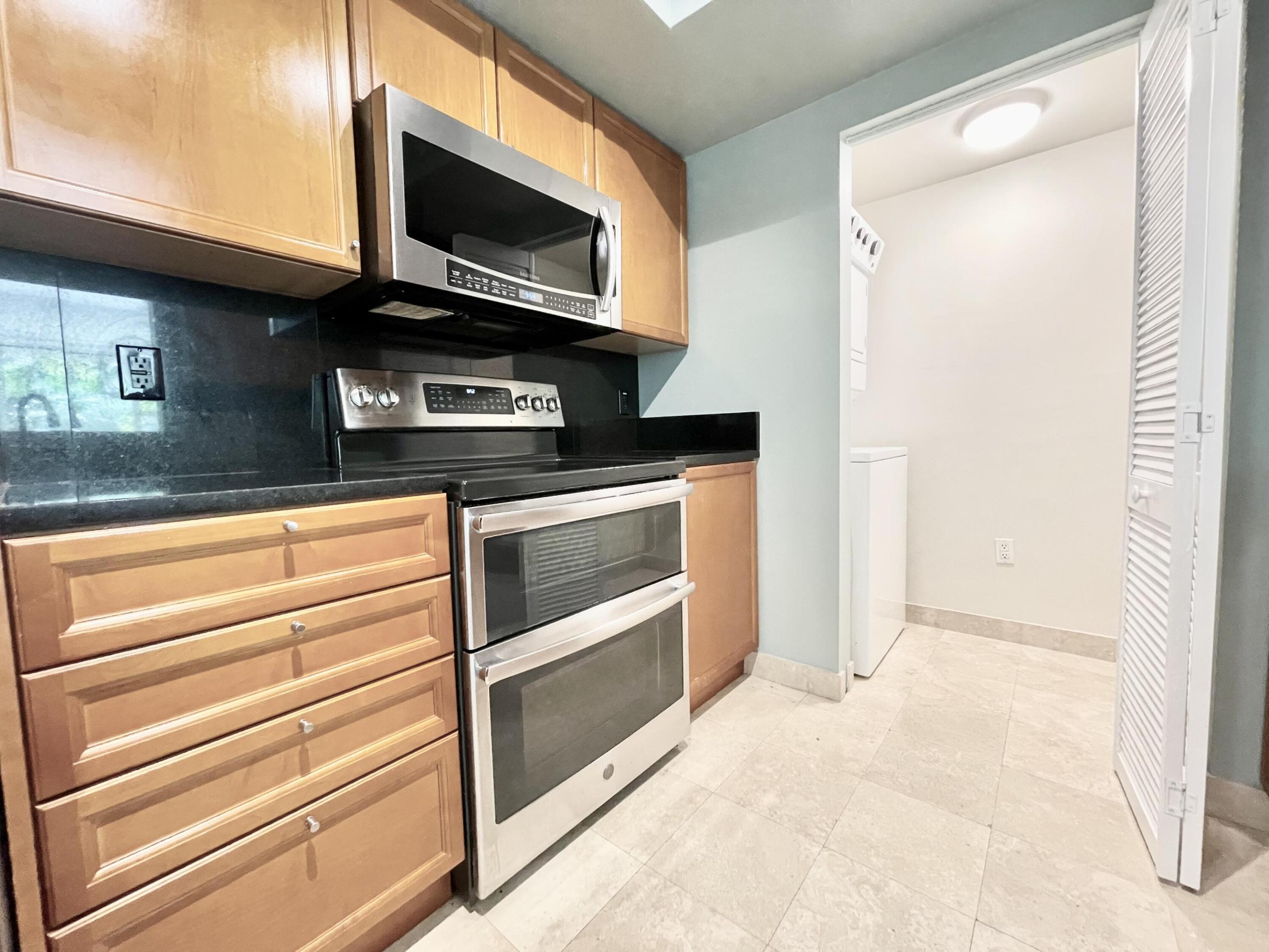 99 Se Mizner Boulevard 736 Property Photo 7