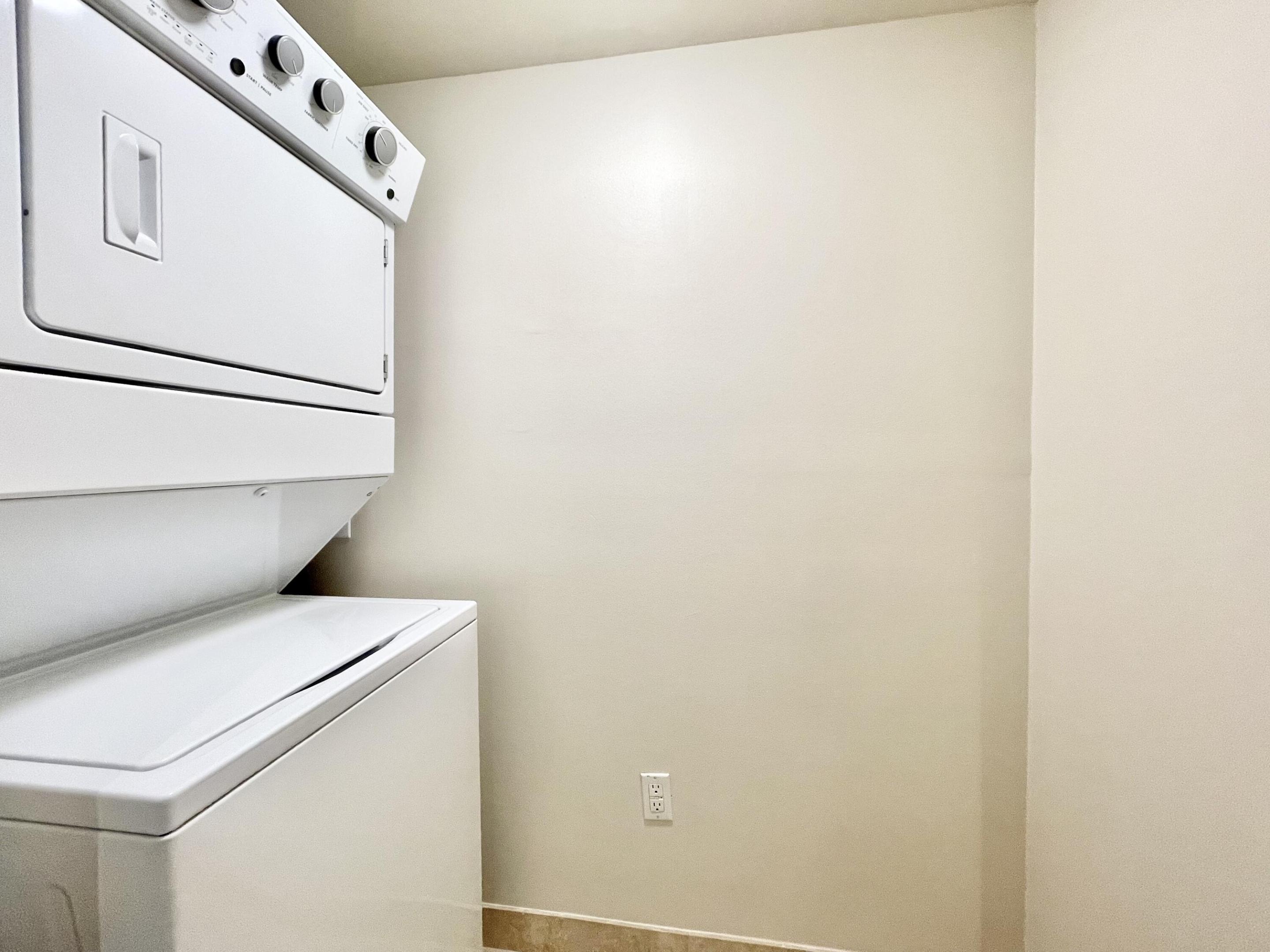 99 Se Mizner Boulevard 736 Property Photo 8