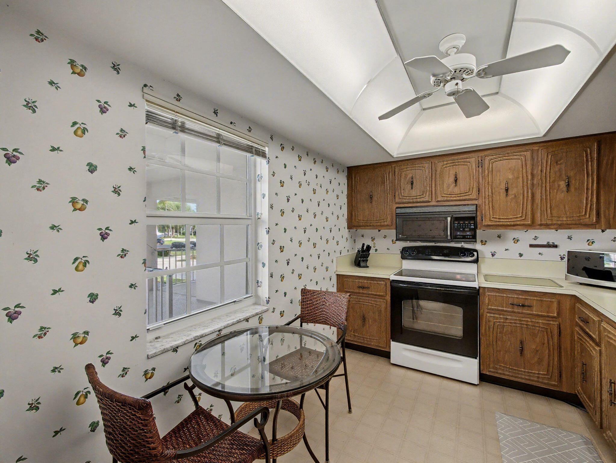 1205 Sandy Lane 246 Property Photo 6