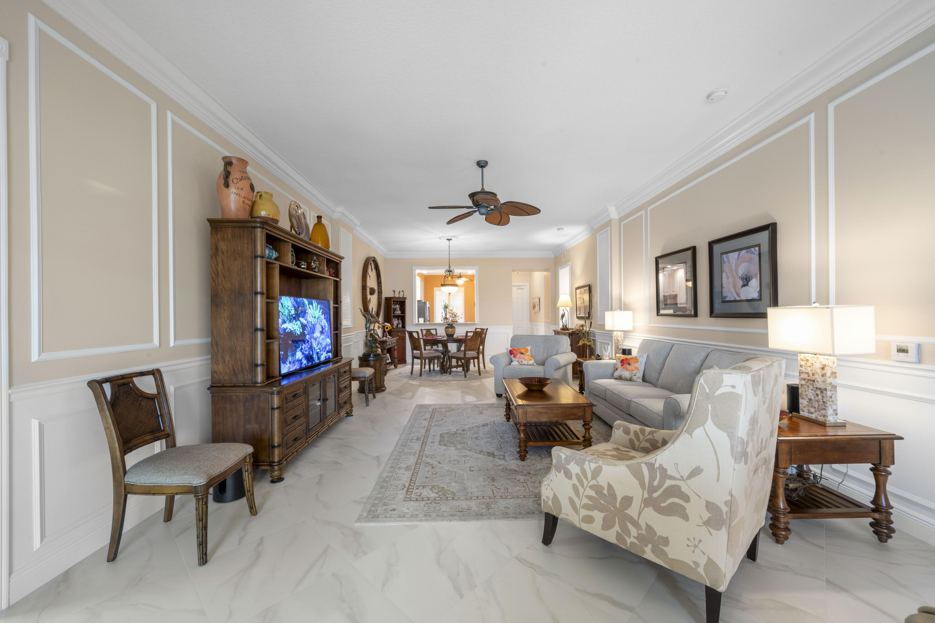 8 Harbour Isle Drive E Ph5 Property Photo 2