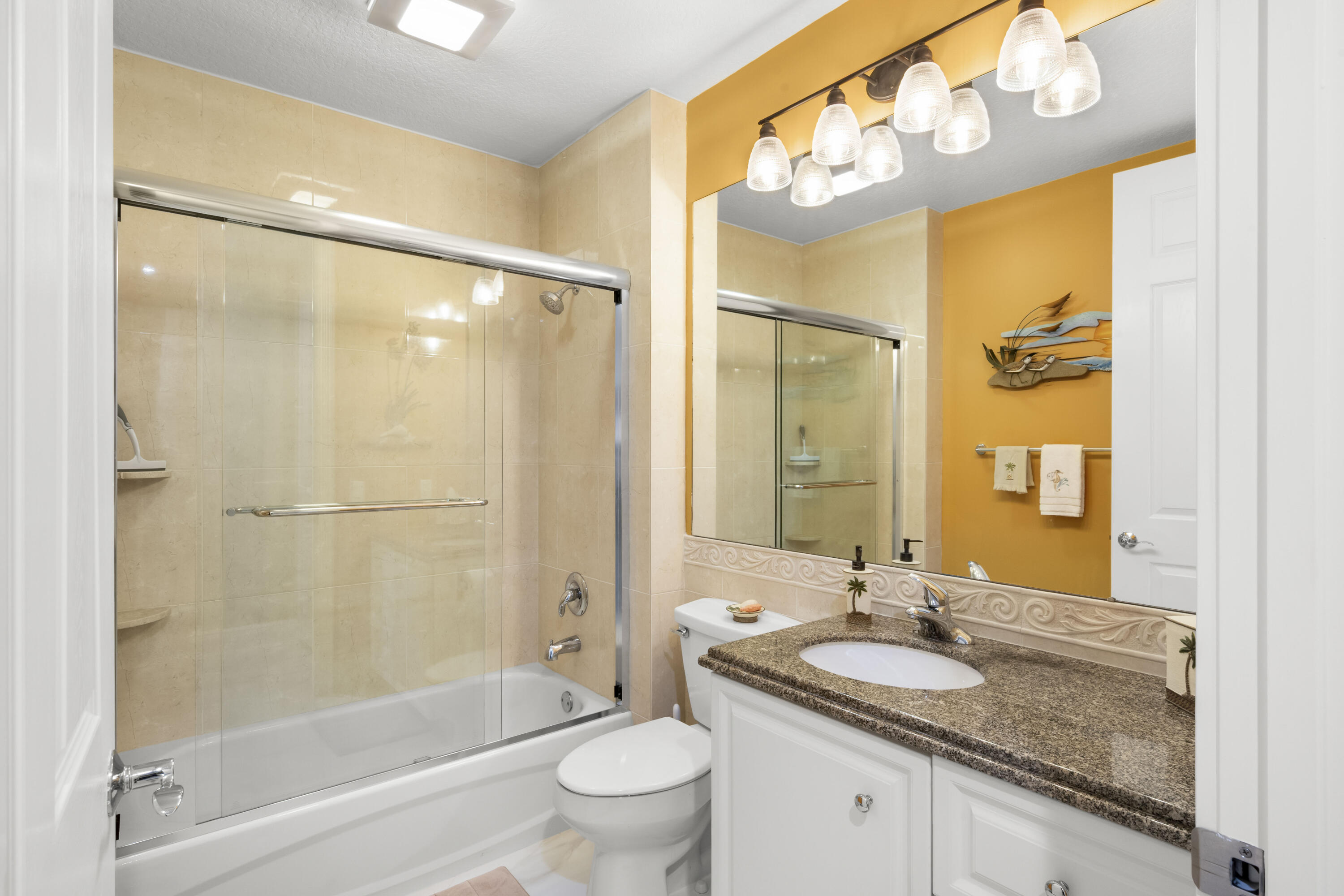 8 Harbour Isle Drive E Ph5 Property Photo 15