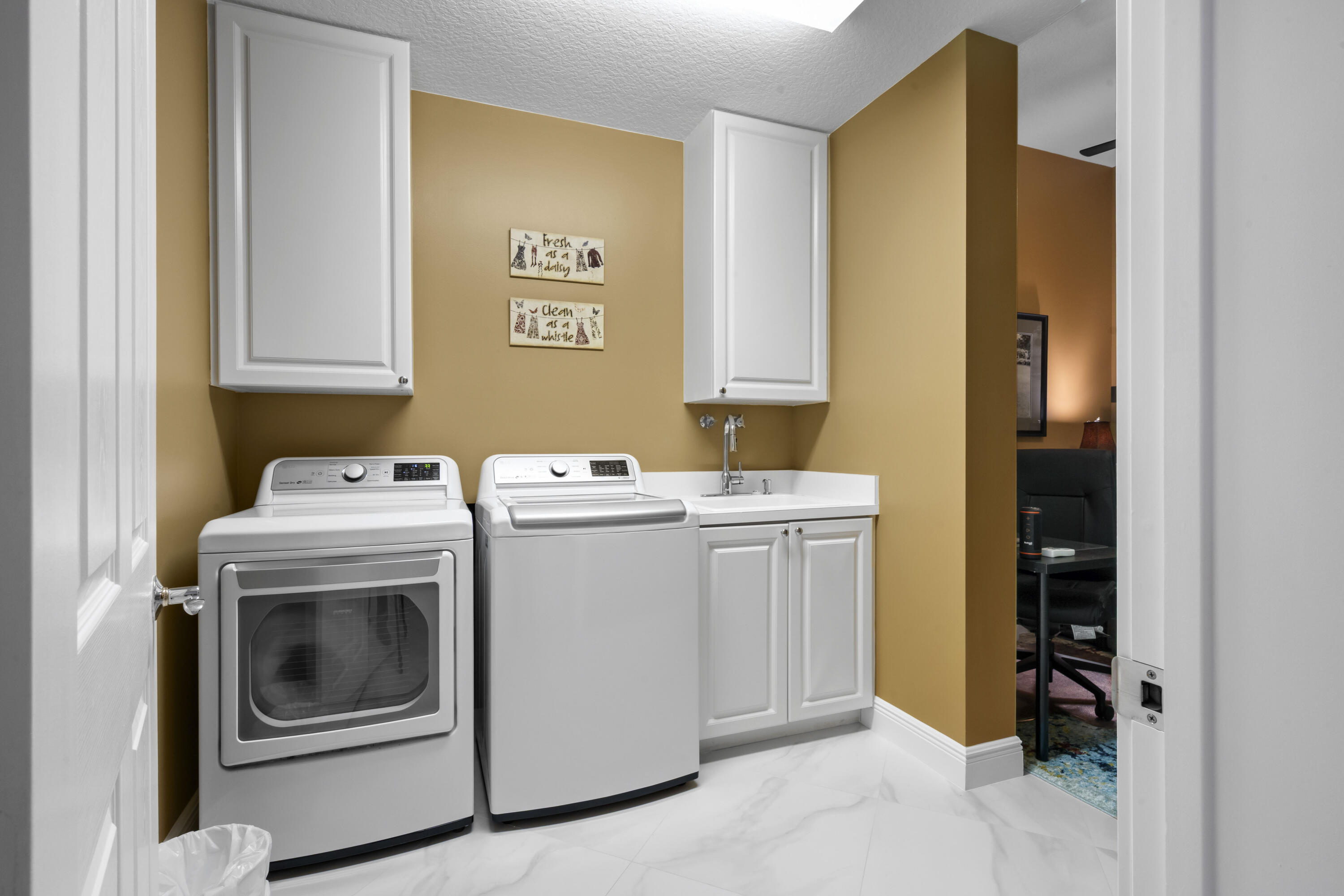 8 Harbour Isle Drive E Ph5 Property Photo 21