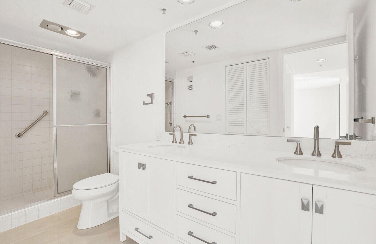 2697 N Ocean Boulevard F-604 Property Photo 24