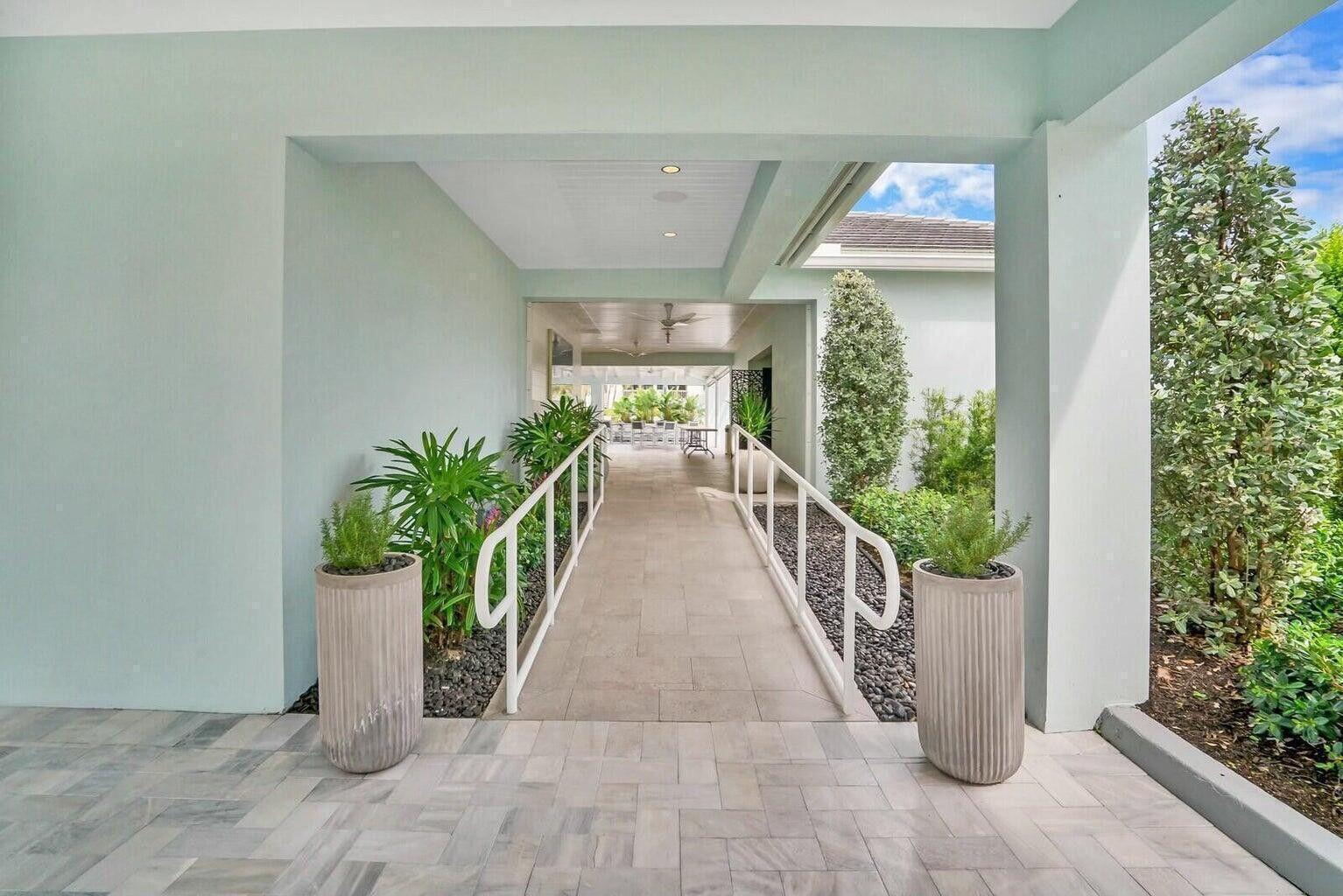 2697 N Ocean Boulevard F-604 Property Photo 38