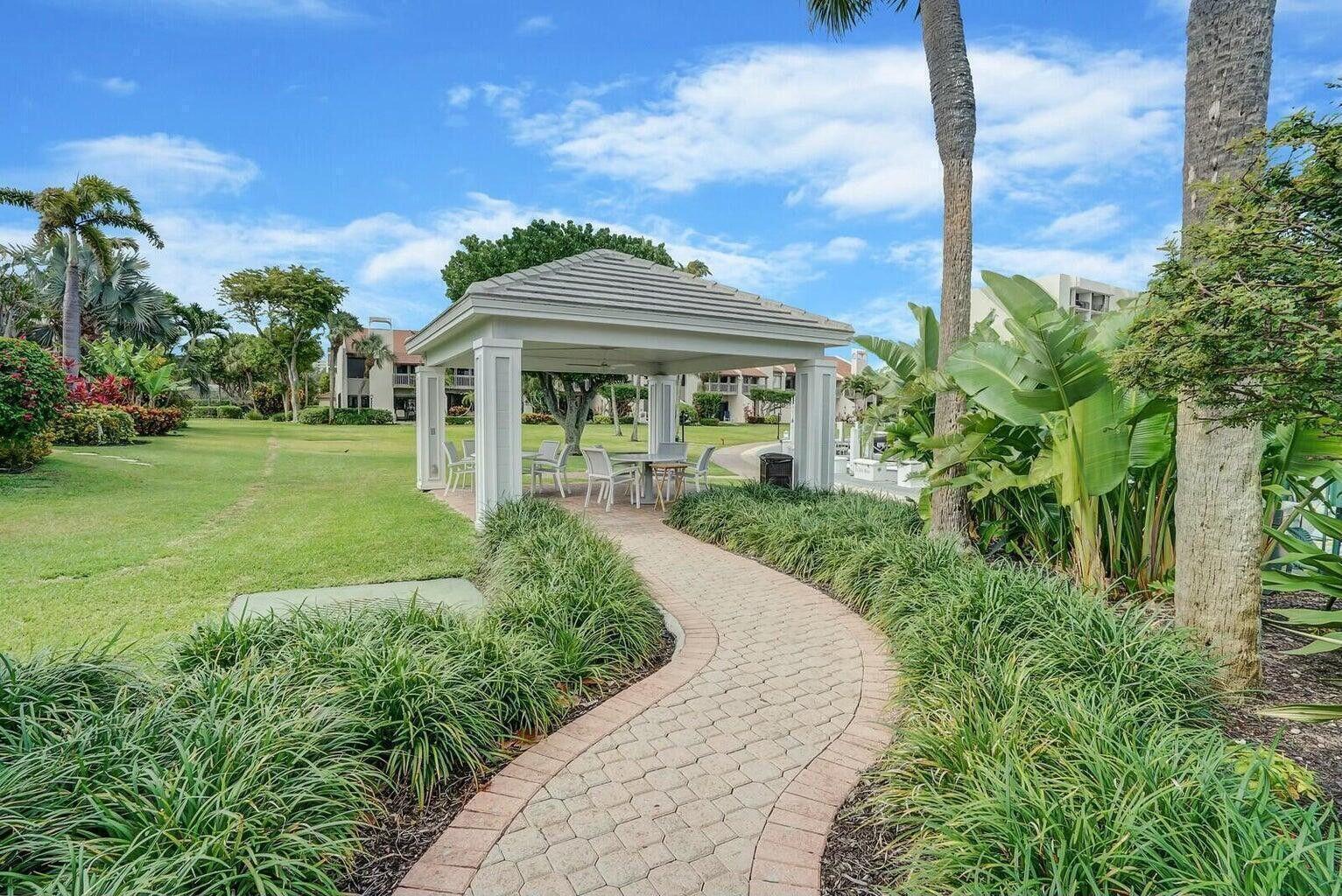 2697 N Ocean Boulevard F-604 Property Photo 54