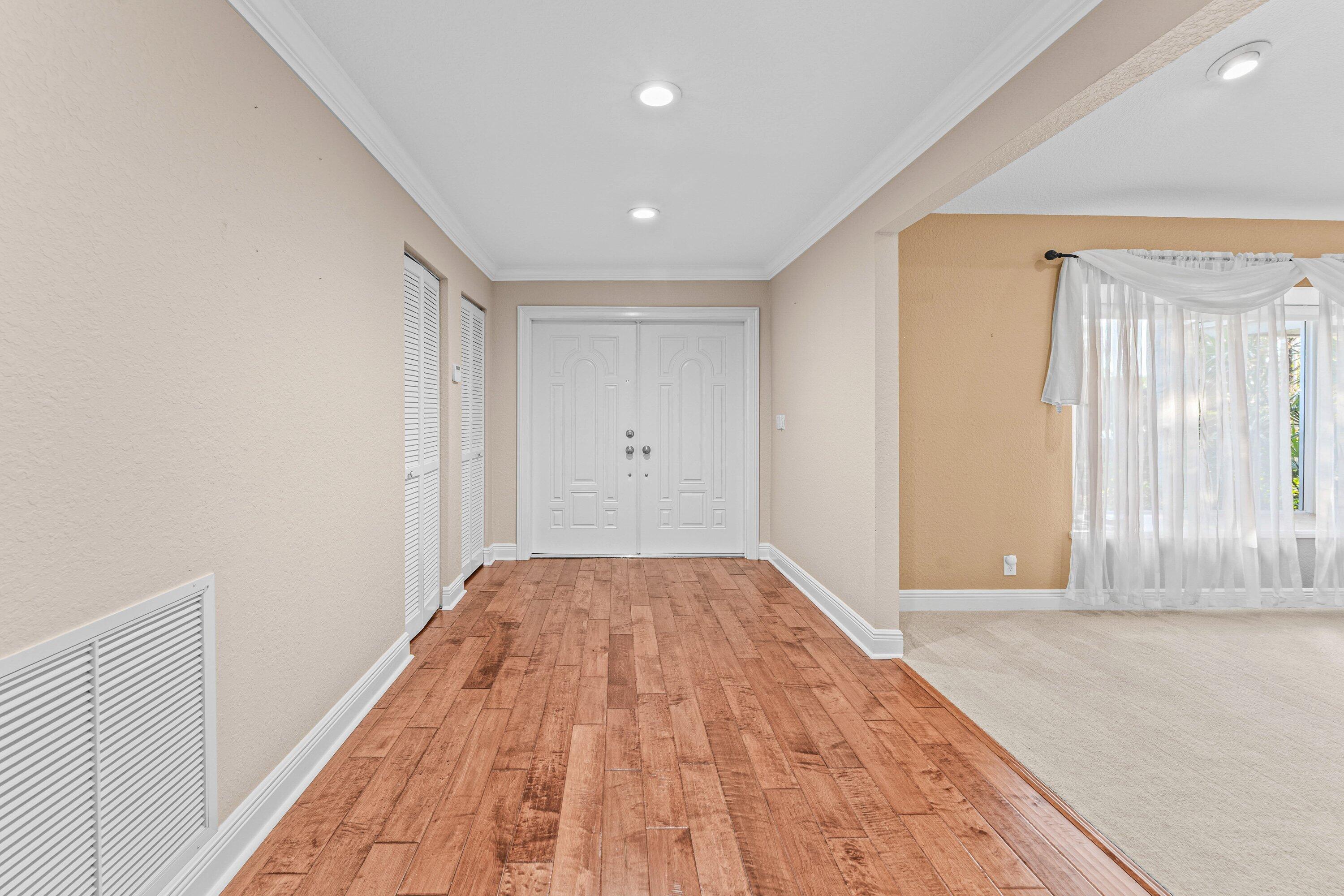 2063 Amesbury Circle Property Photo 8