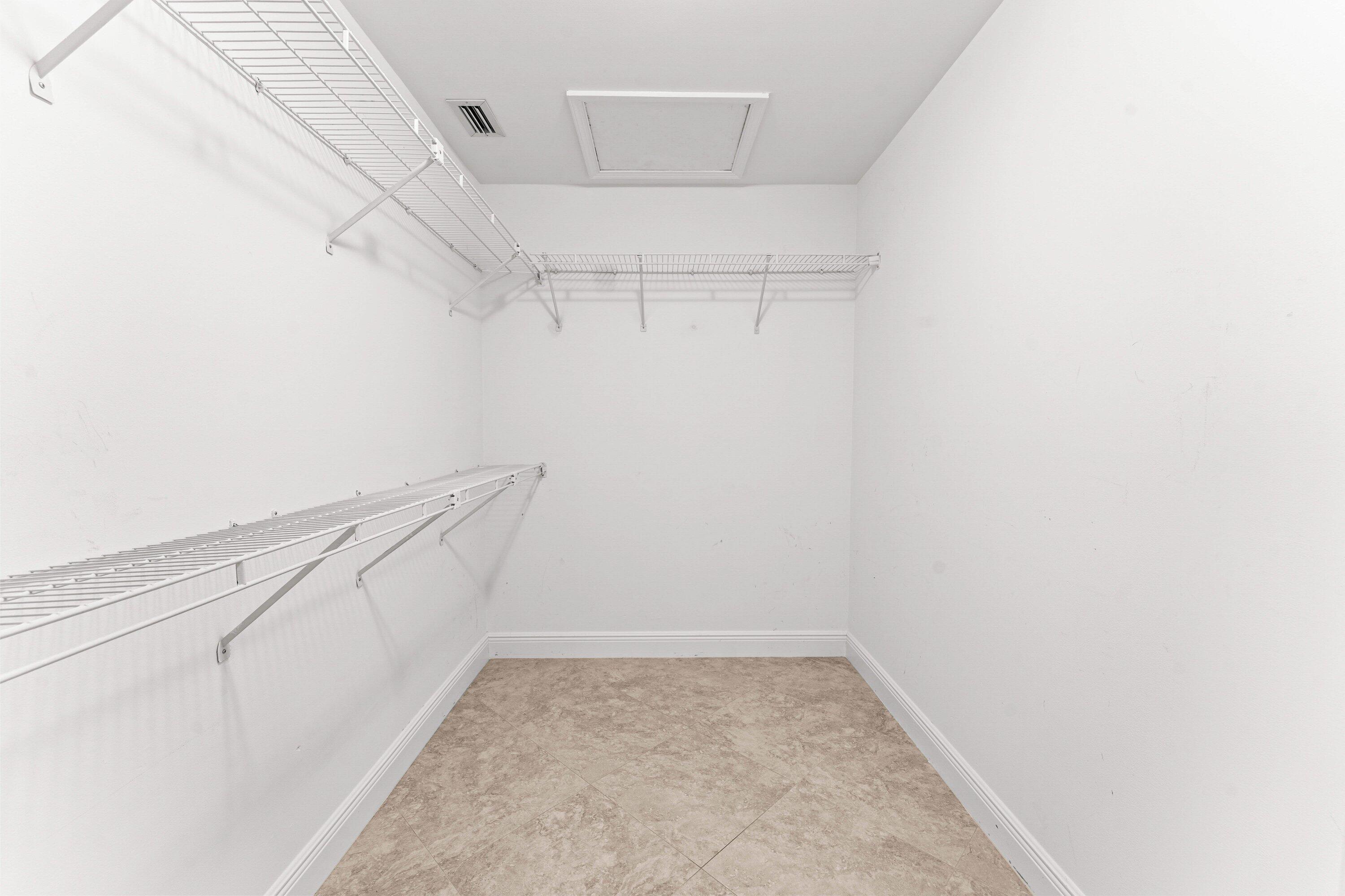 2063 Amesbury Circle Property Photo 36