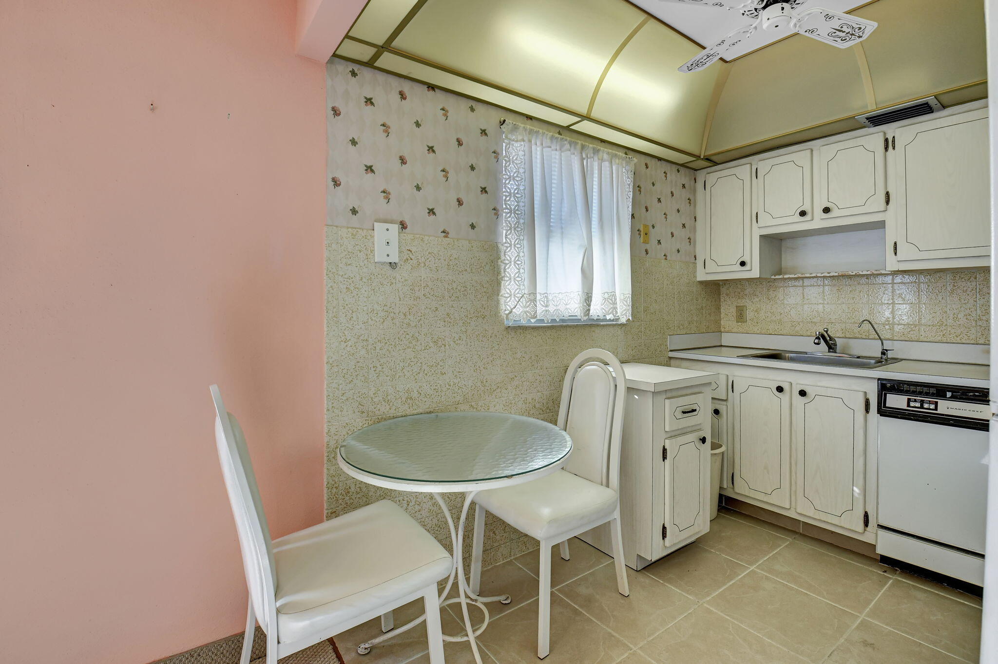 325 Saxony G Property Photo 12