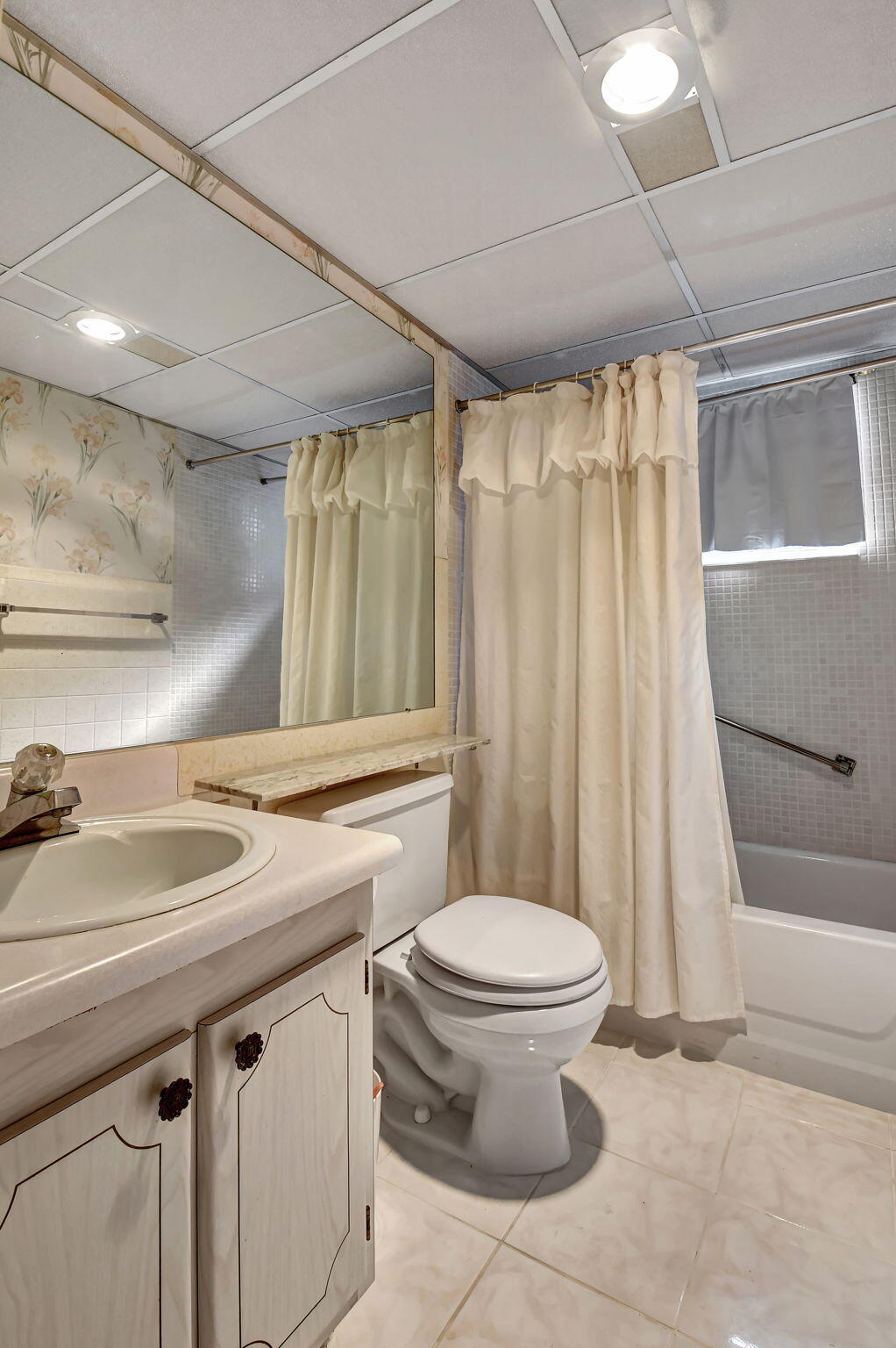 325 Saxony G Property Photo 18