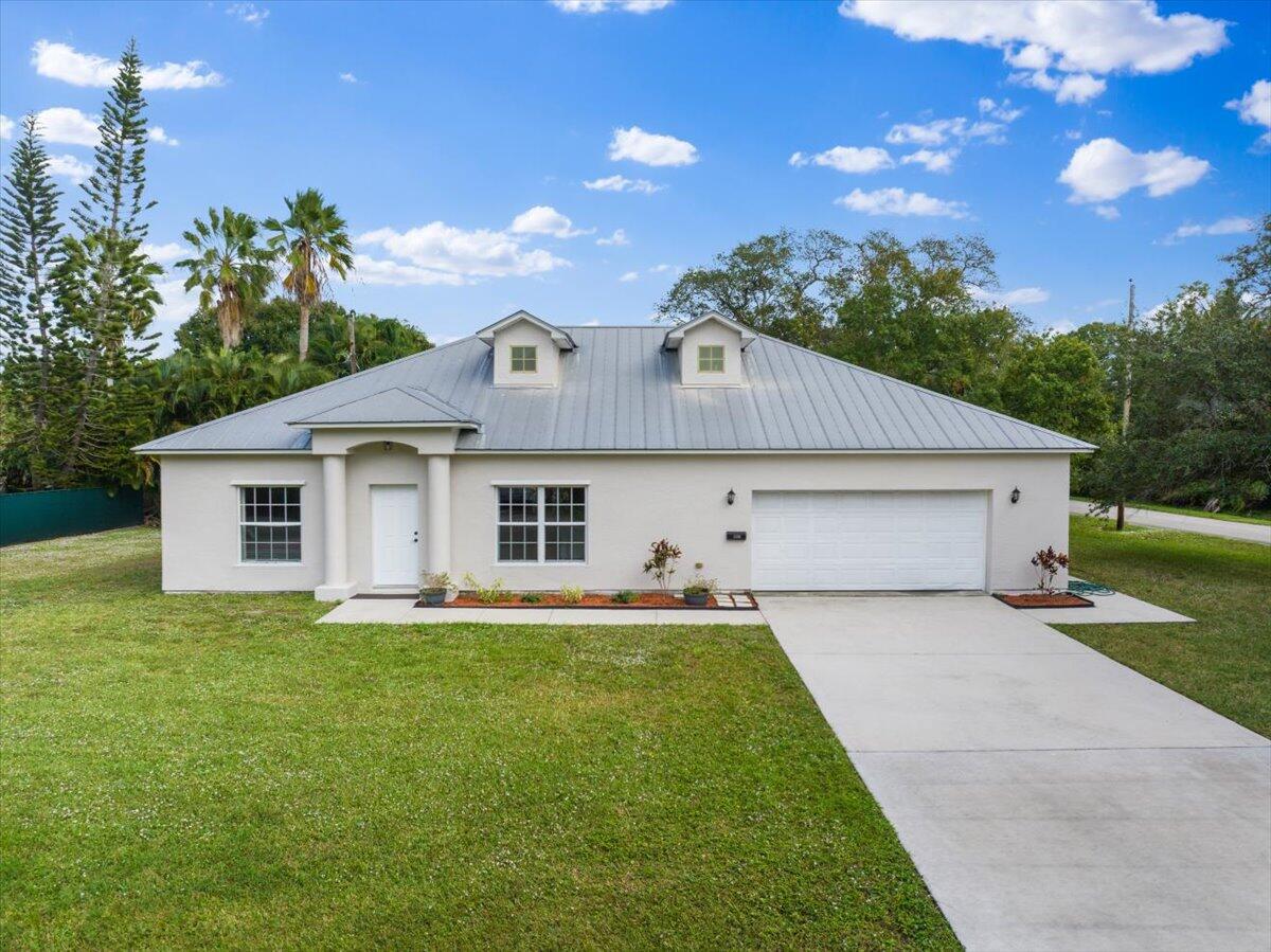 1410 4th Court Property Photo 1