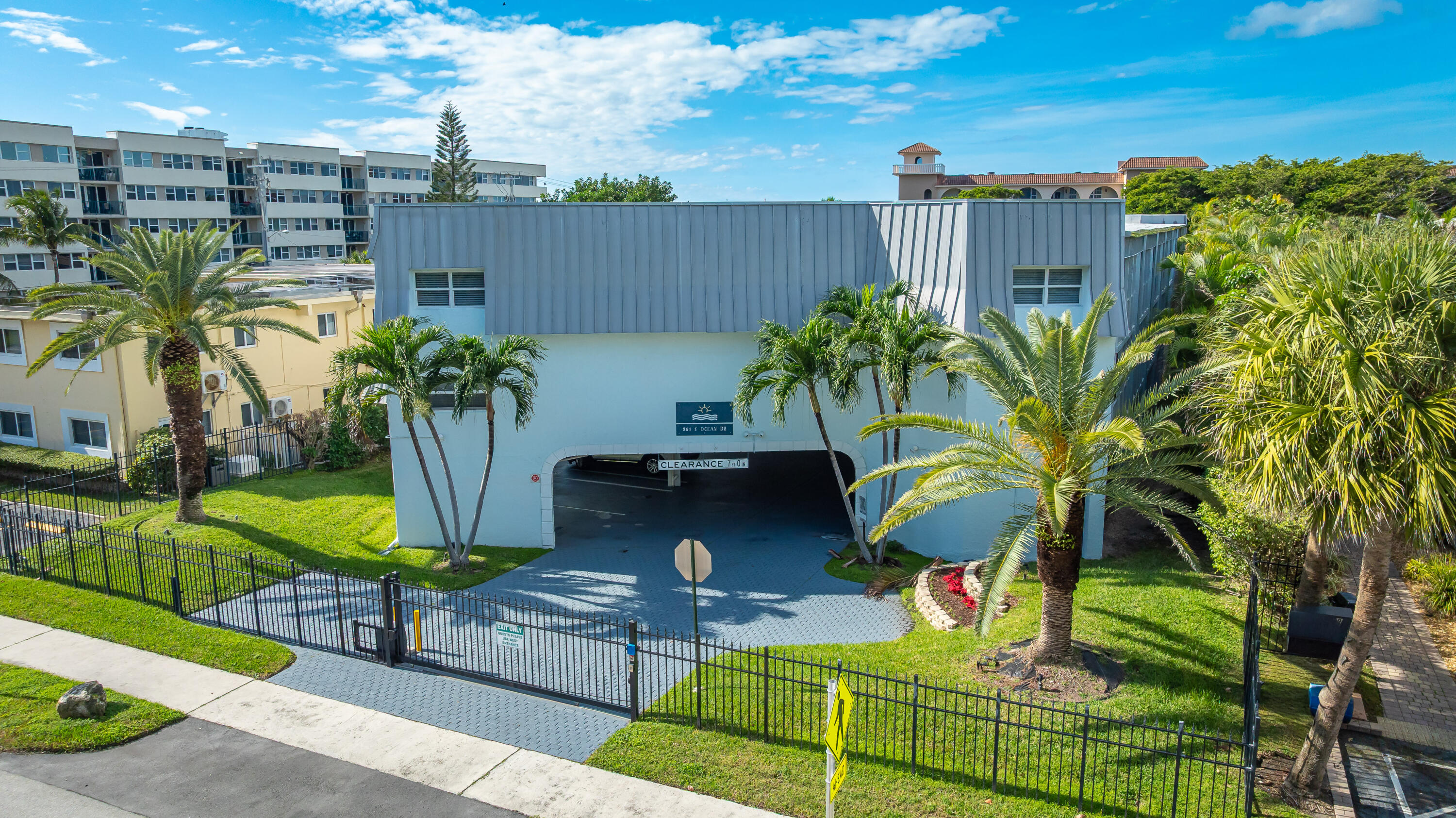 961 S Ocean Drive 302 Property Photo 1