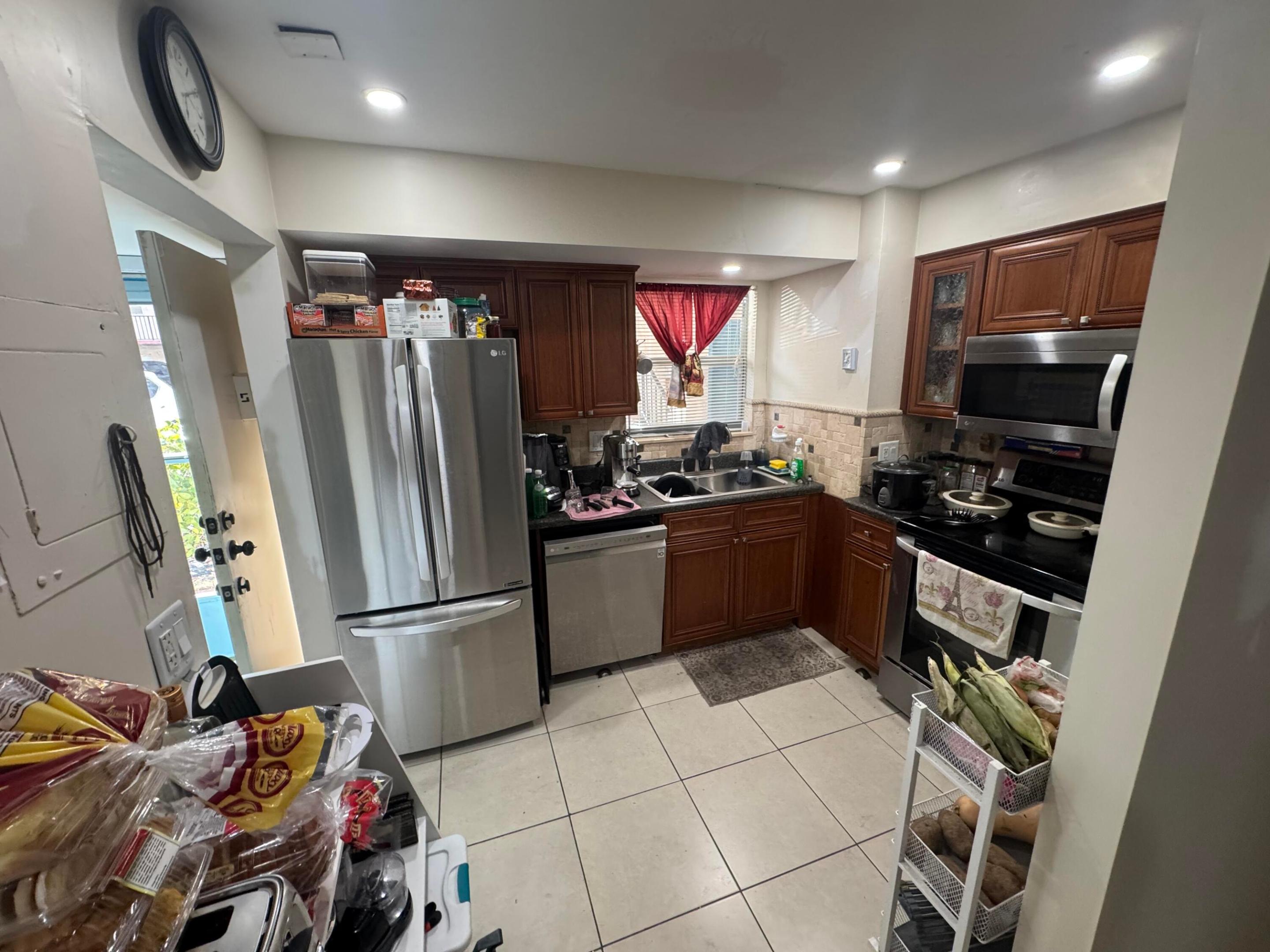 725 Lori Drive 107 Property Photo 18