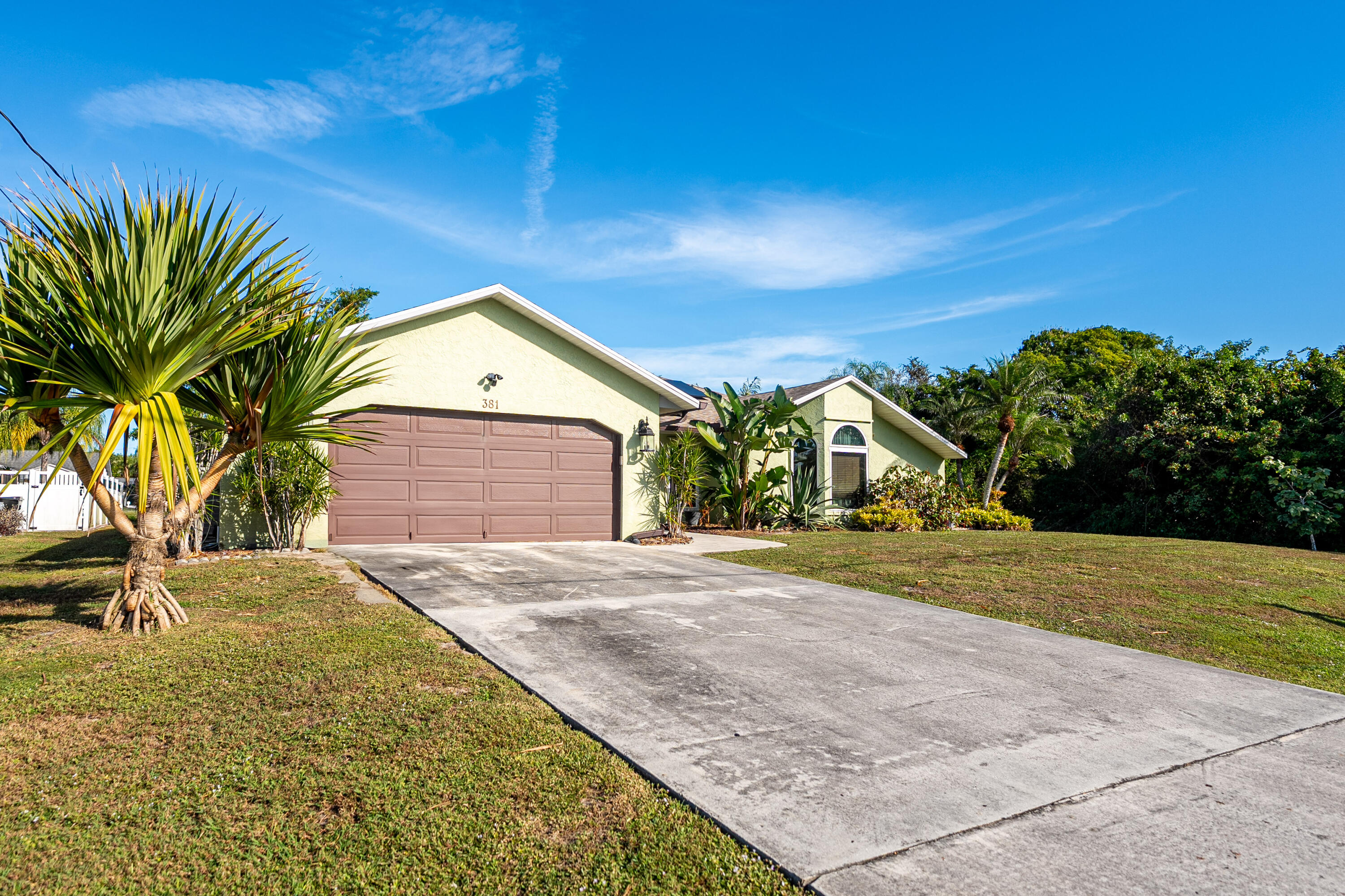 381 Sw Lucero Drive Property Photo 3