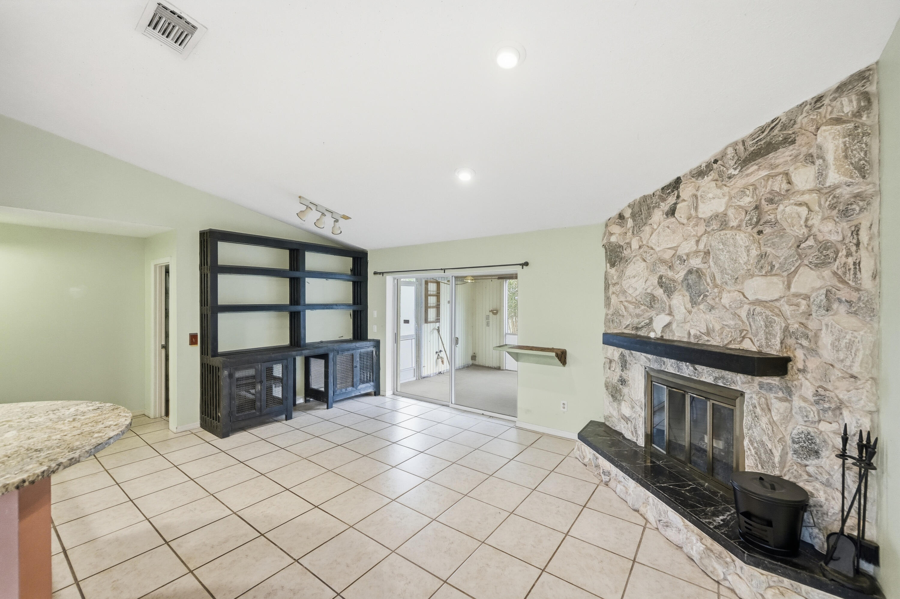 381 Sw Lucero Drive Property Photo 11