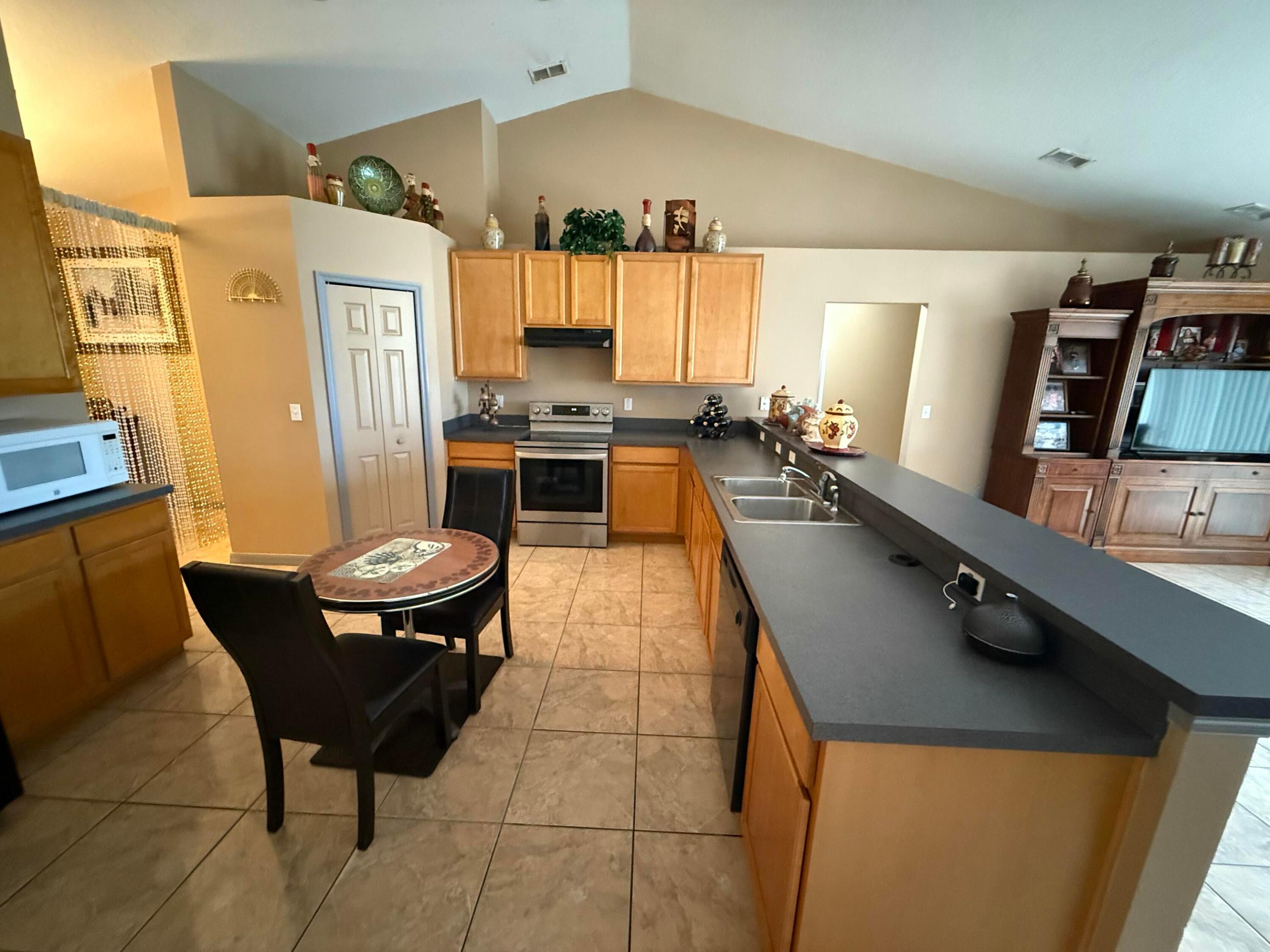 4010 Watkins Road Property Photo 6
