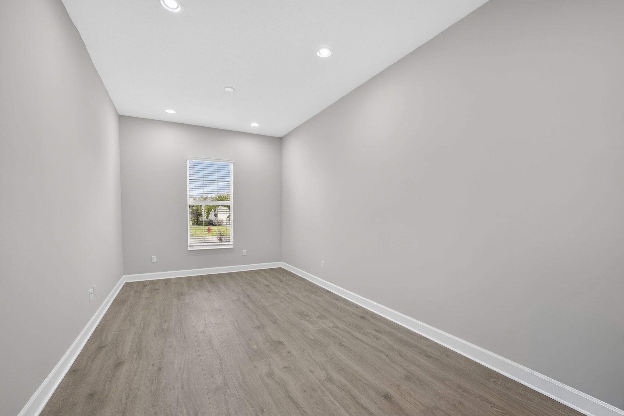 14052 Spruce Pine Drive Property Photo 18