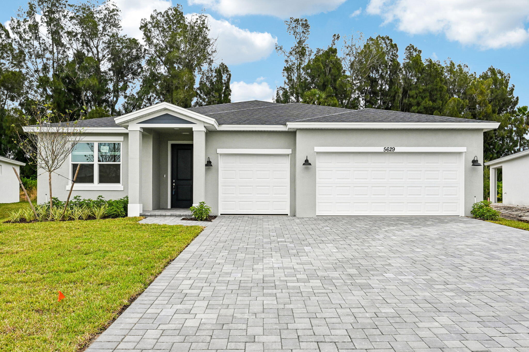 5629 Hampton Park Circle Property Photo 1
