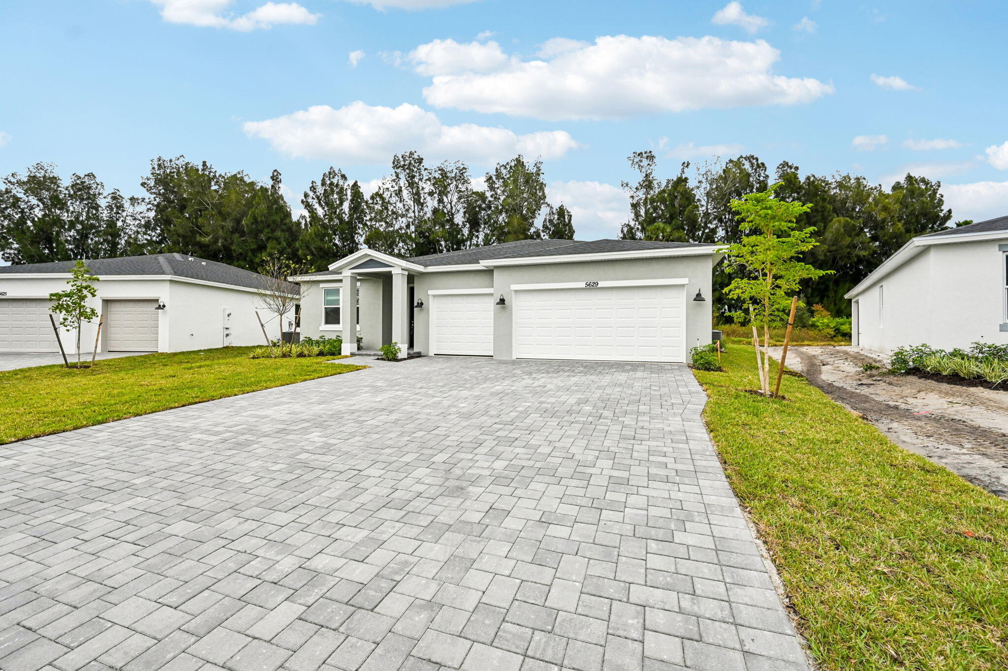 5629 Hampton Park Circle Property Photo 4