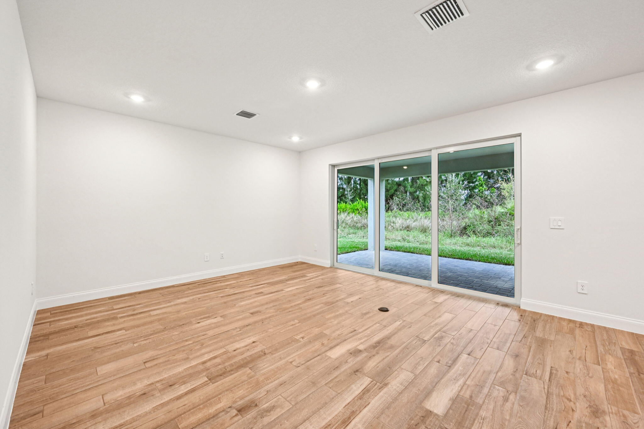 5629 Hampton Park Circle Property Photo 5