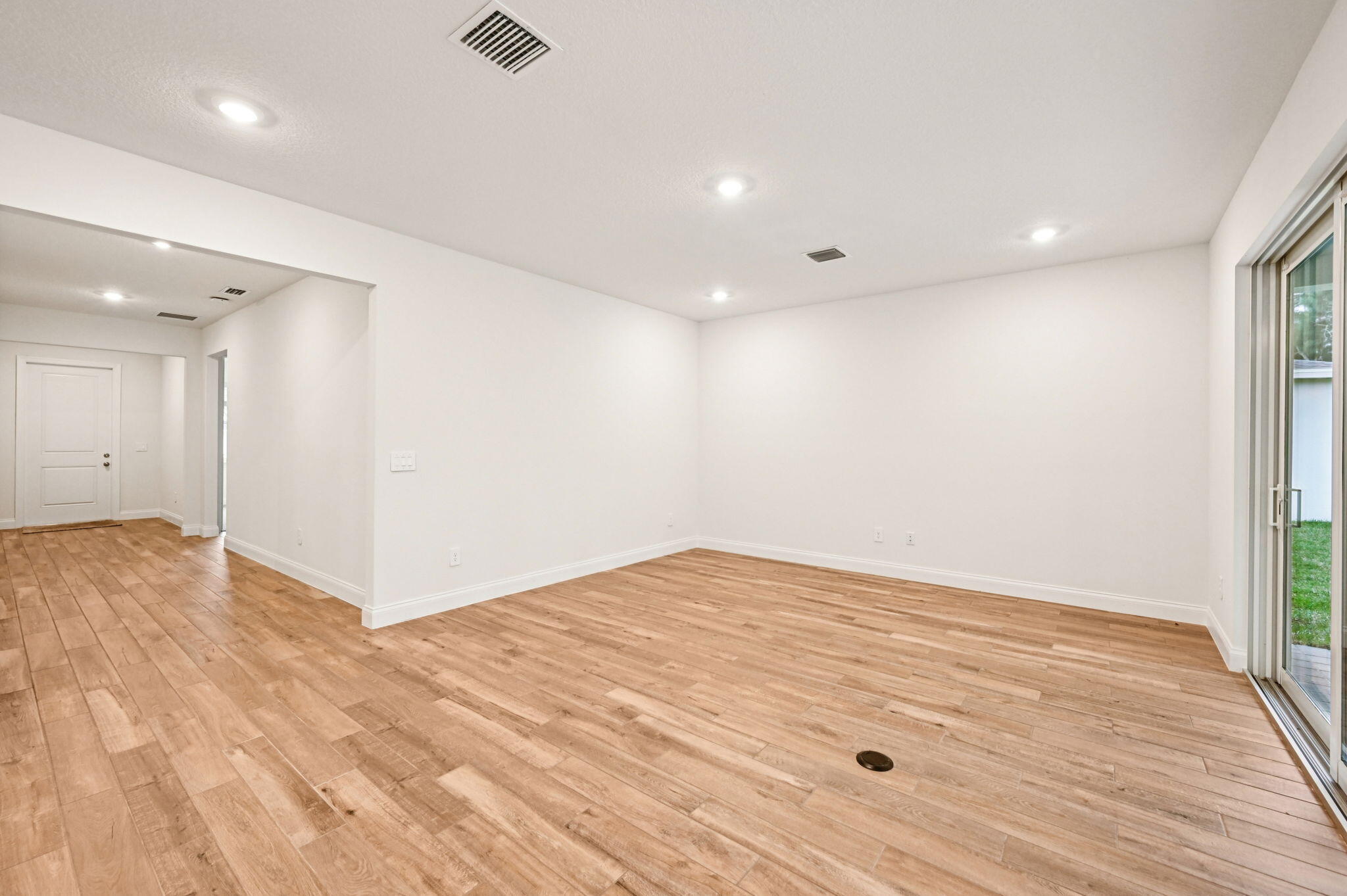 5629 Hampton Park Circle Property Photo 6