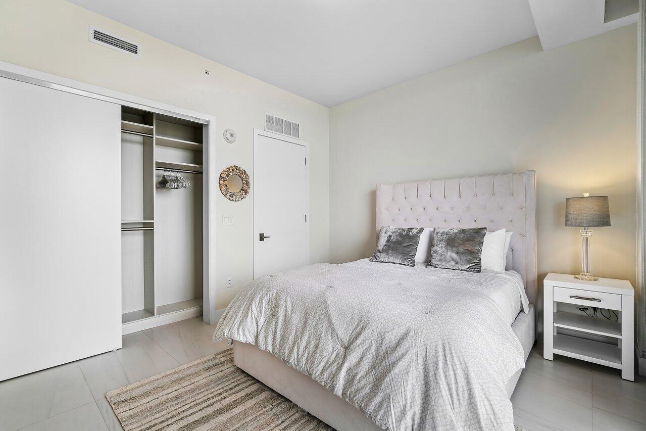 3100 N Ocean Drive H1602 Property Photo 22