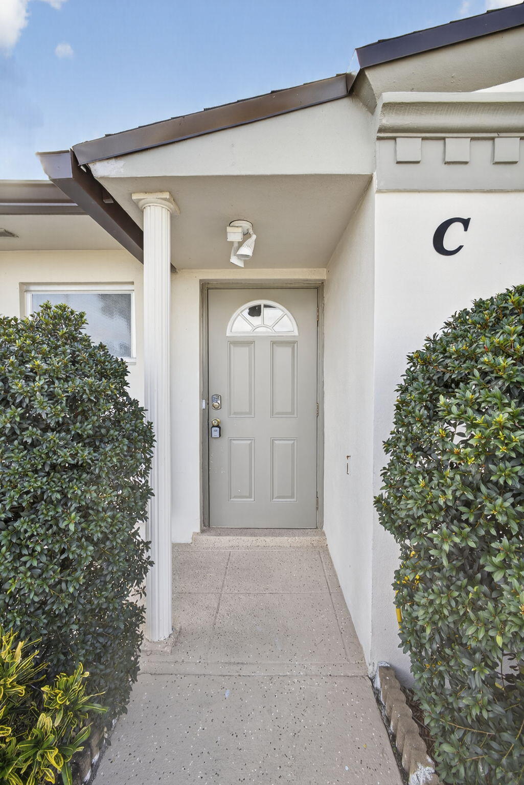 2833 Crosley Drive W C Property Photo 4