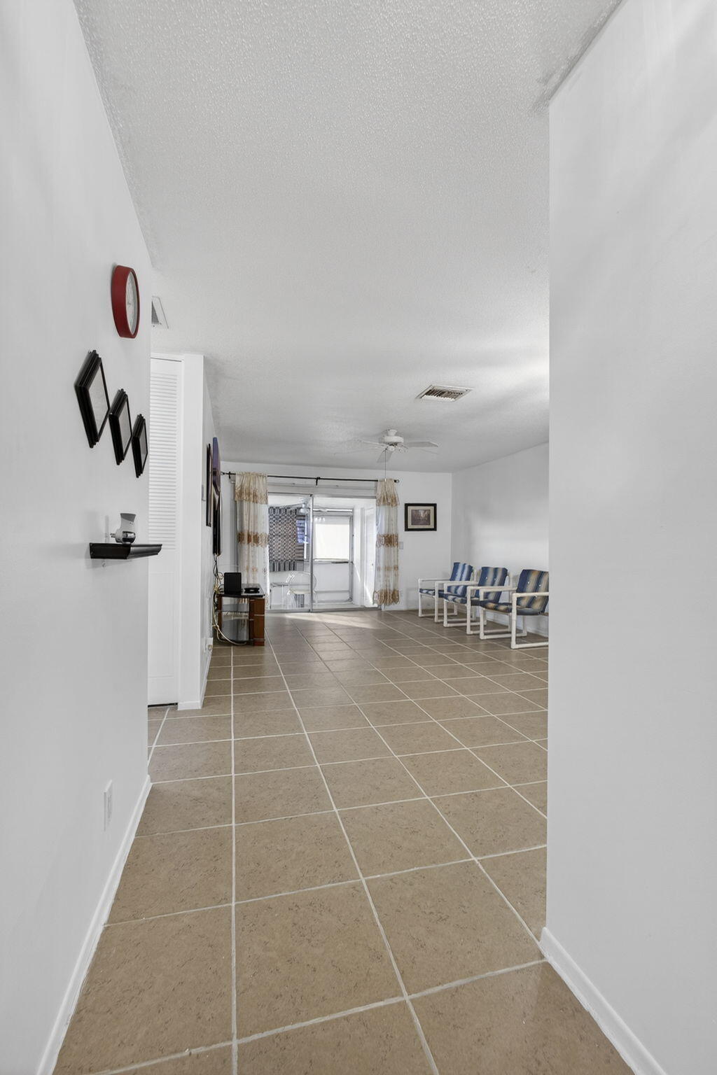 2833 Crosley Drive W C Property Photo 5