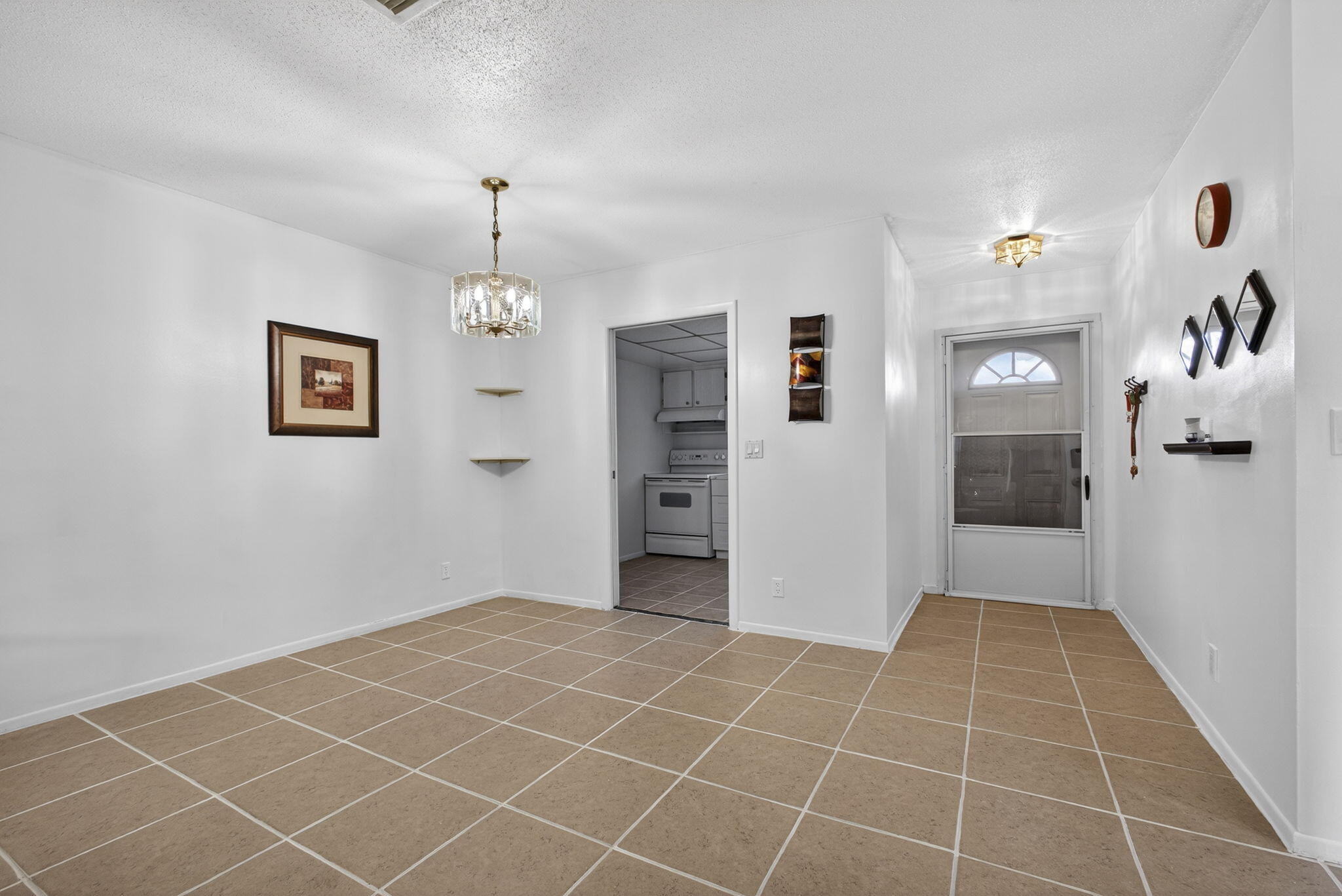 2833 Crosley Drive W C Property Photo 6