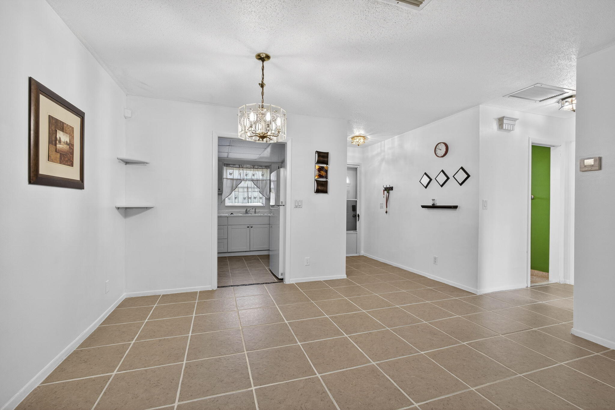 2833 Crosley Drive W C Property Photo 7