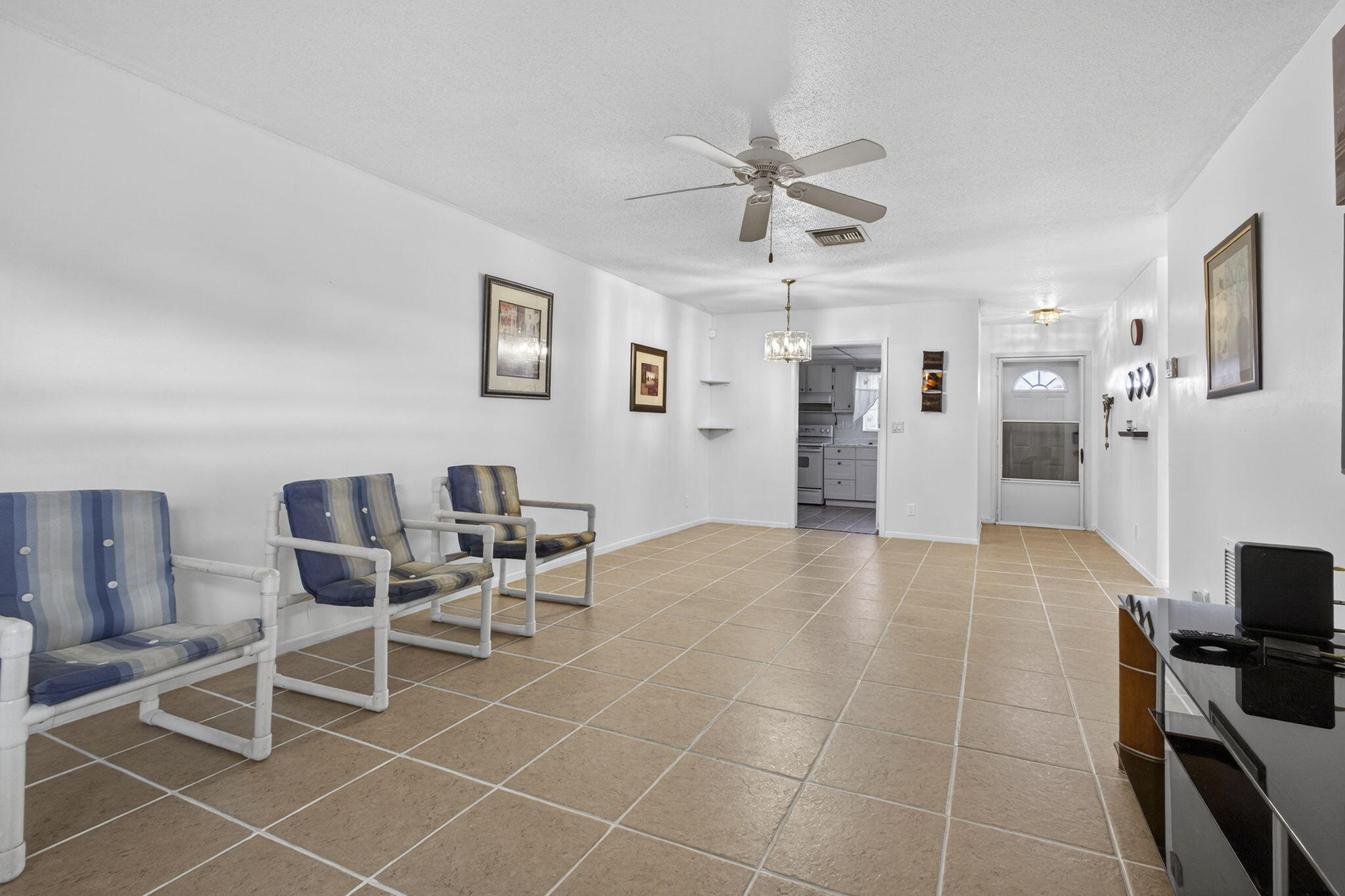 2833 Crosley Drive W C Property Photo 11
