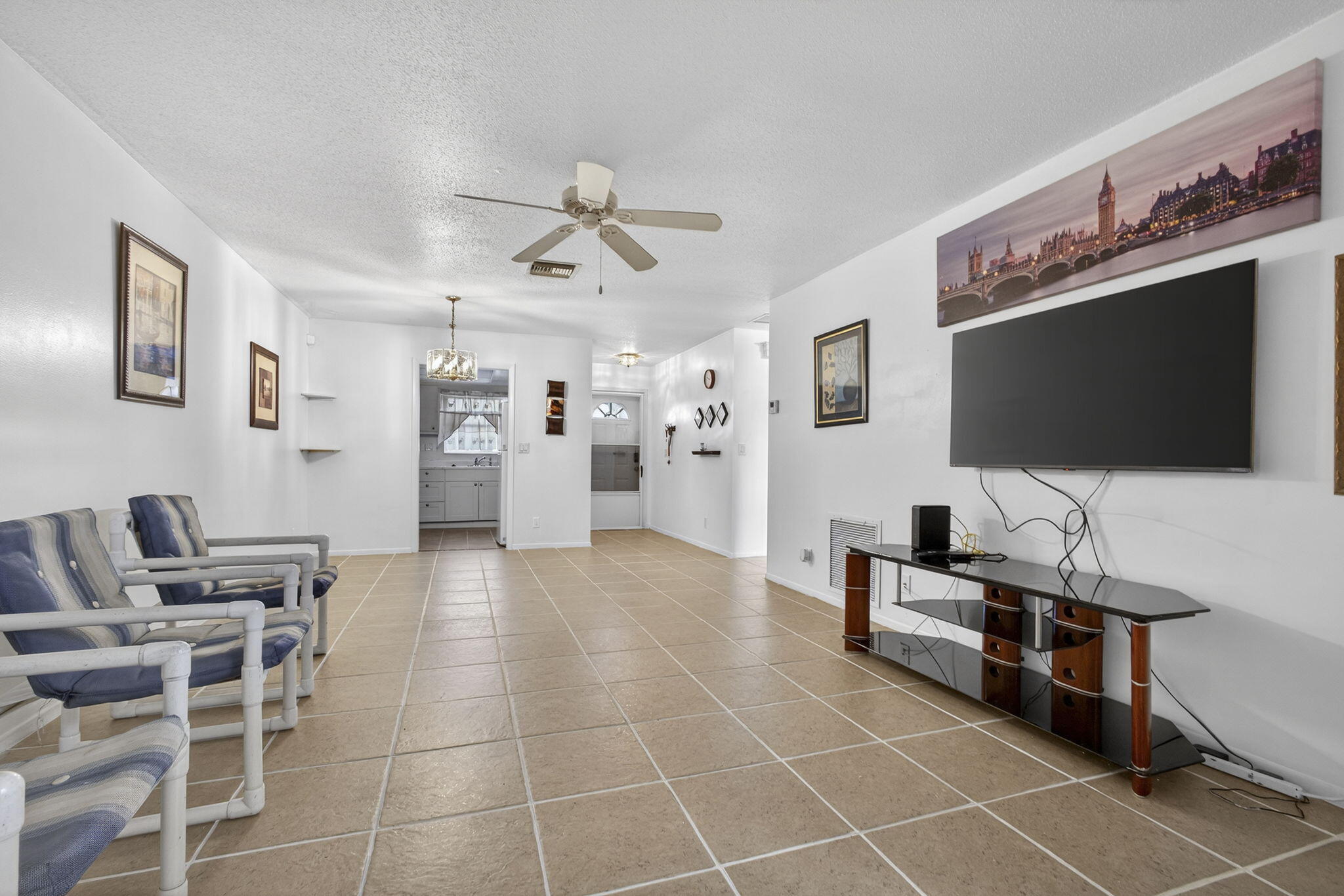 2833 Crosley Drive W C Property Photo 12