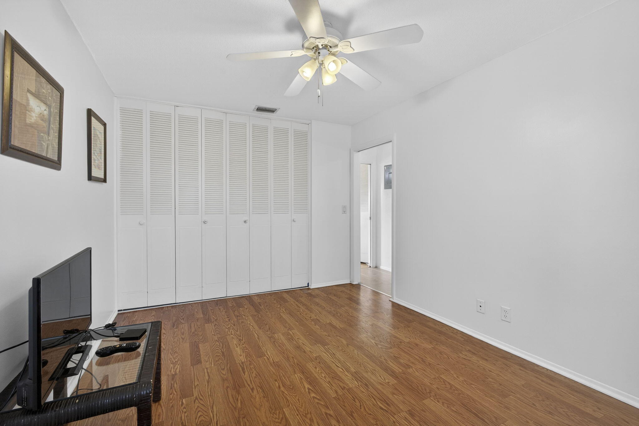 2833 Crosley Drive W C Property Photo 18